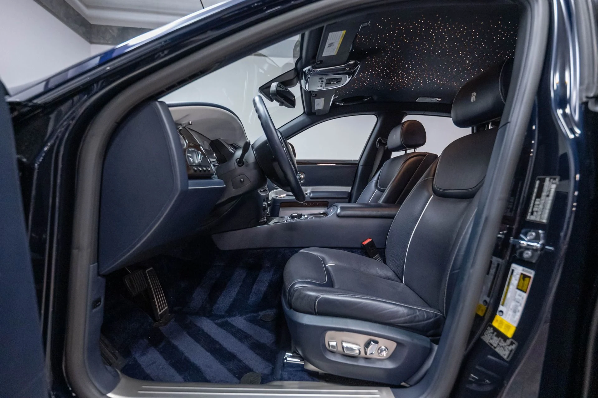 mph009_1434535336_Used_2018_Rolls_Royce_Ghost_Base_1786492649_d50731ea8c
