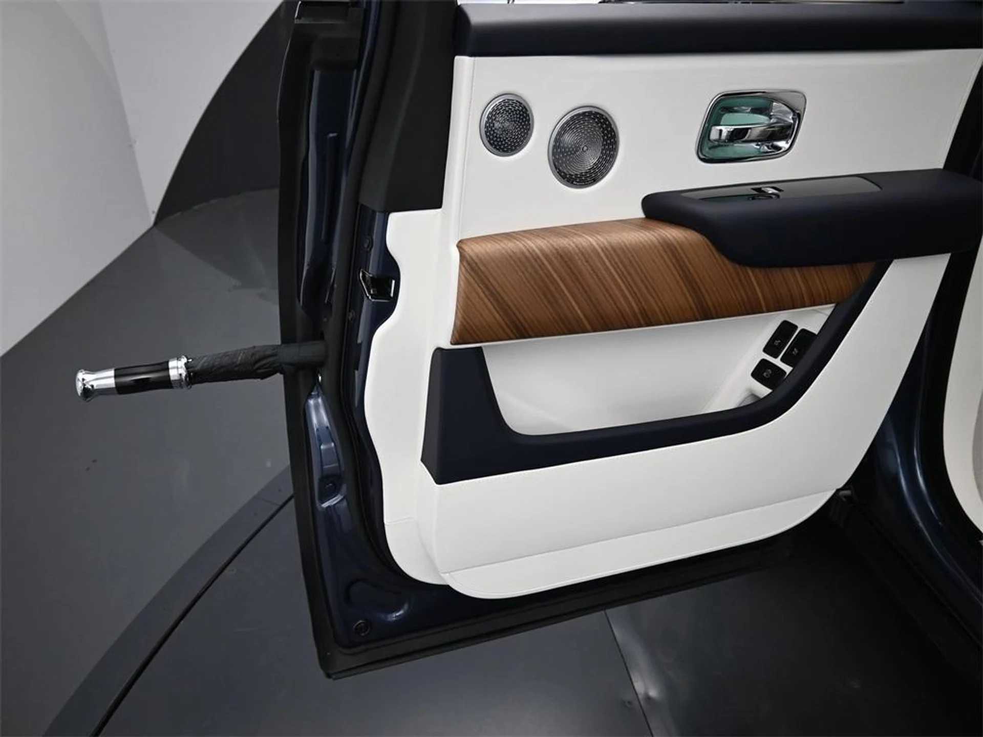 mph009_1434795056_t_U4t_Buc_c_BB_Pjr_Jb_SY_Tiw_C0w0n_I_68794e2d27