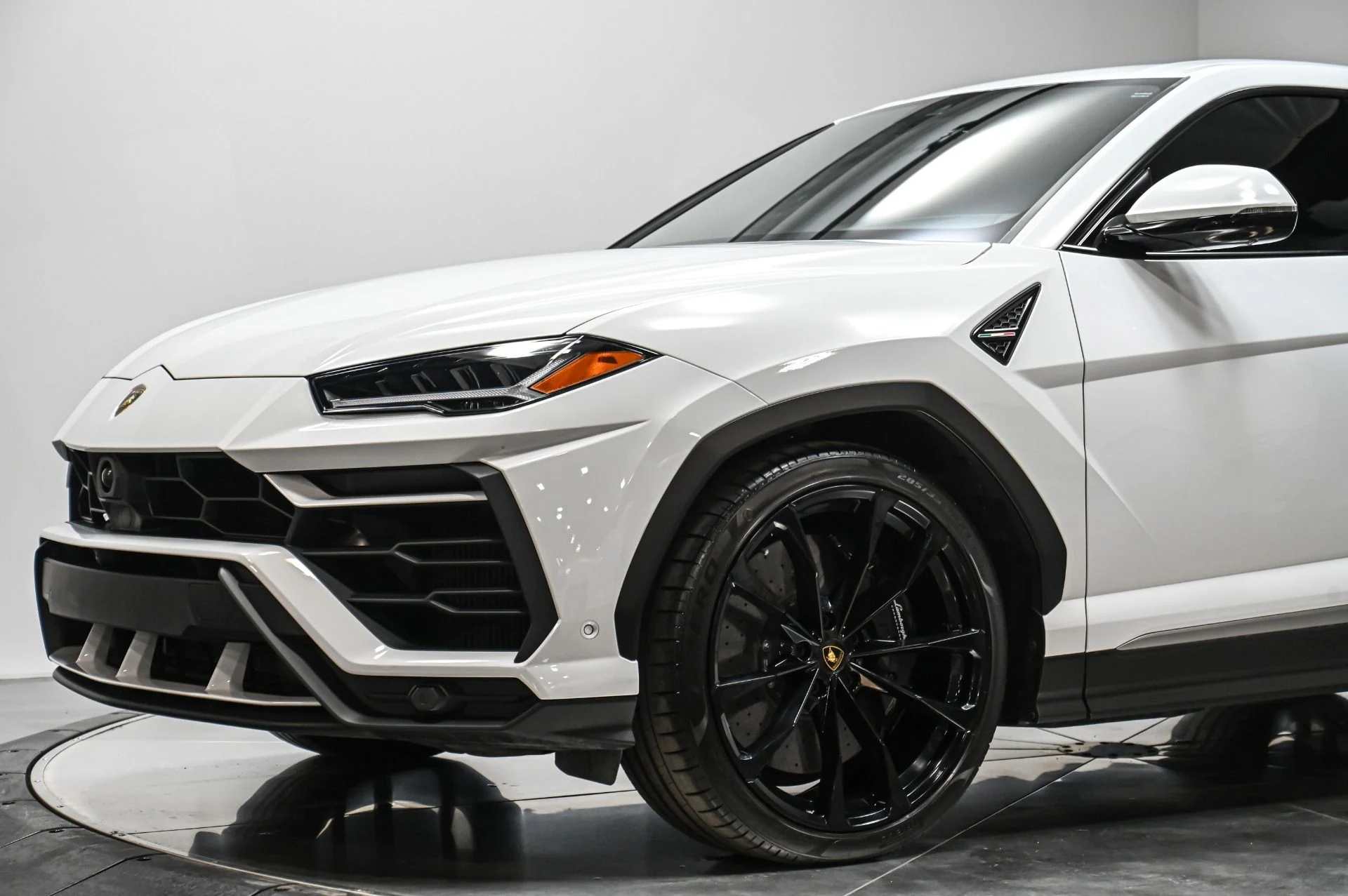mph009_1439361565_Used_2020_Lamborghini_Urus_1770313419_9007d0f3f2