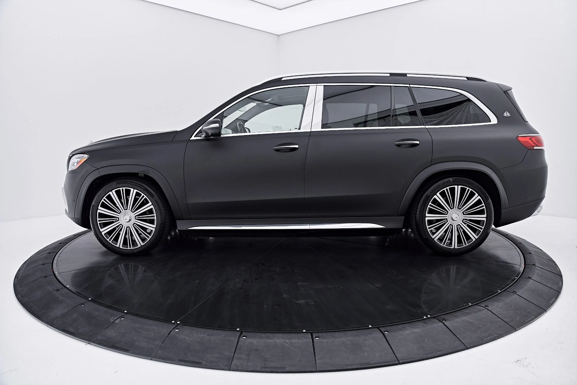 mph009_145459801_Used_2023_Mercedes_Benz_GLS_Maybach_GLS_600_1788558511_5accd645d7