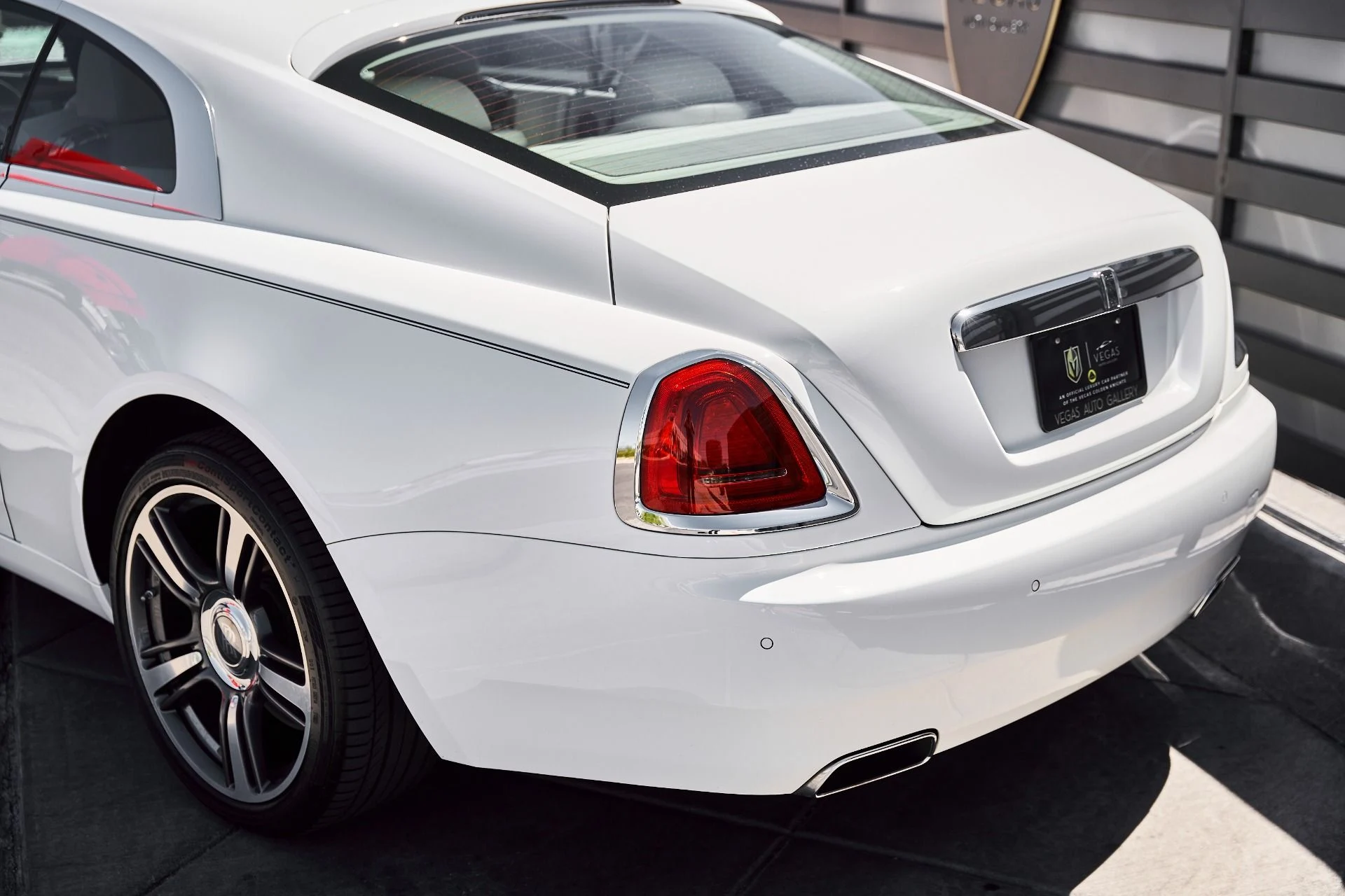mph009_1460882518_Used_2014_Rolls_Royce_Wraith_Base_1782842378_261ac96be3