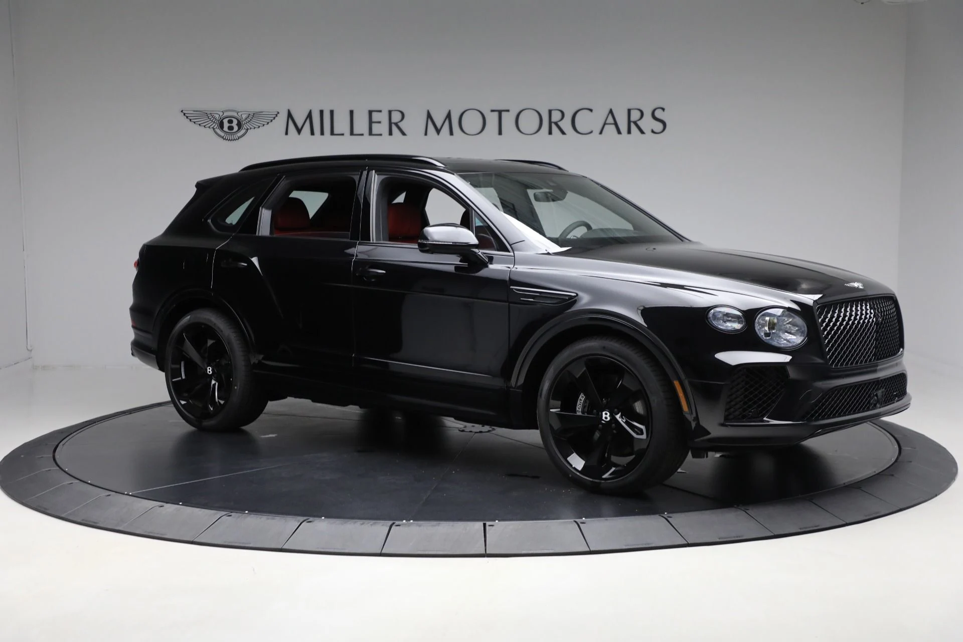 mph009_1461033004_New_2025_Bentley_Bentayga_V8_555cd35efc