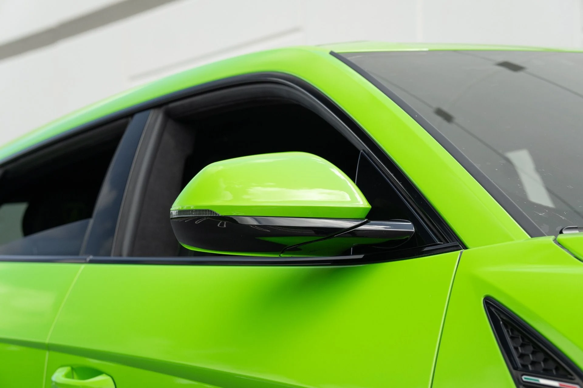 mph009_1465909731_Used_2023_Lamborghini_Urus_S_1758835388_e67e1fea48