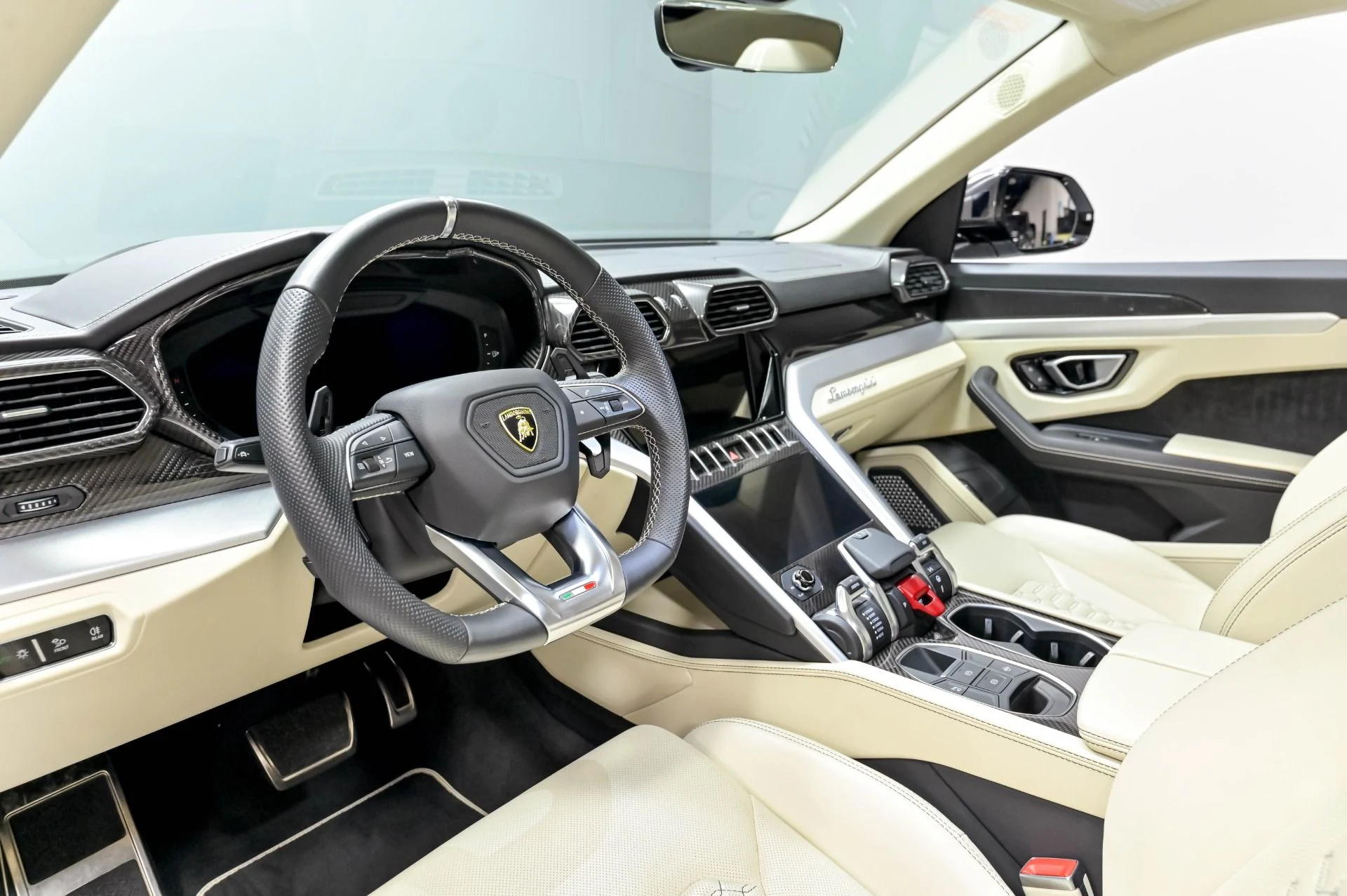 mph009_1466791771_Used_2020_Lamborghini_Urus_1778528583_55af928966