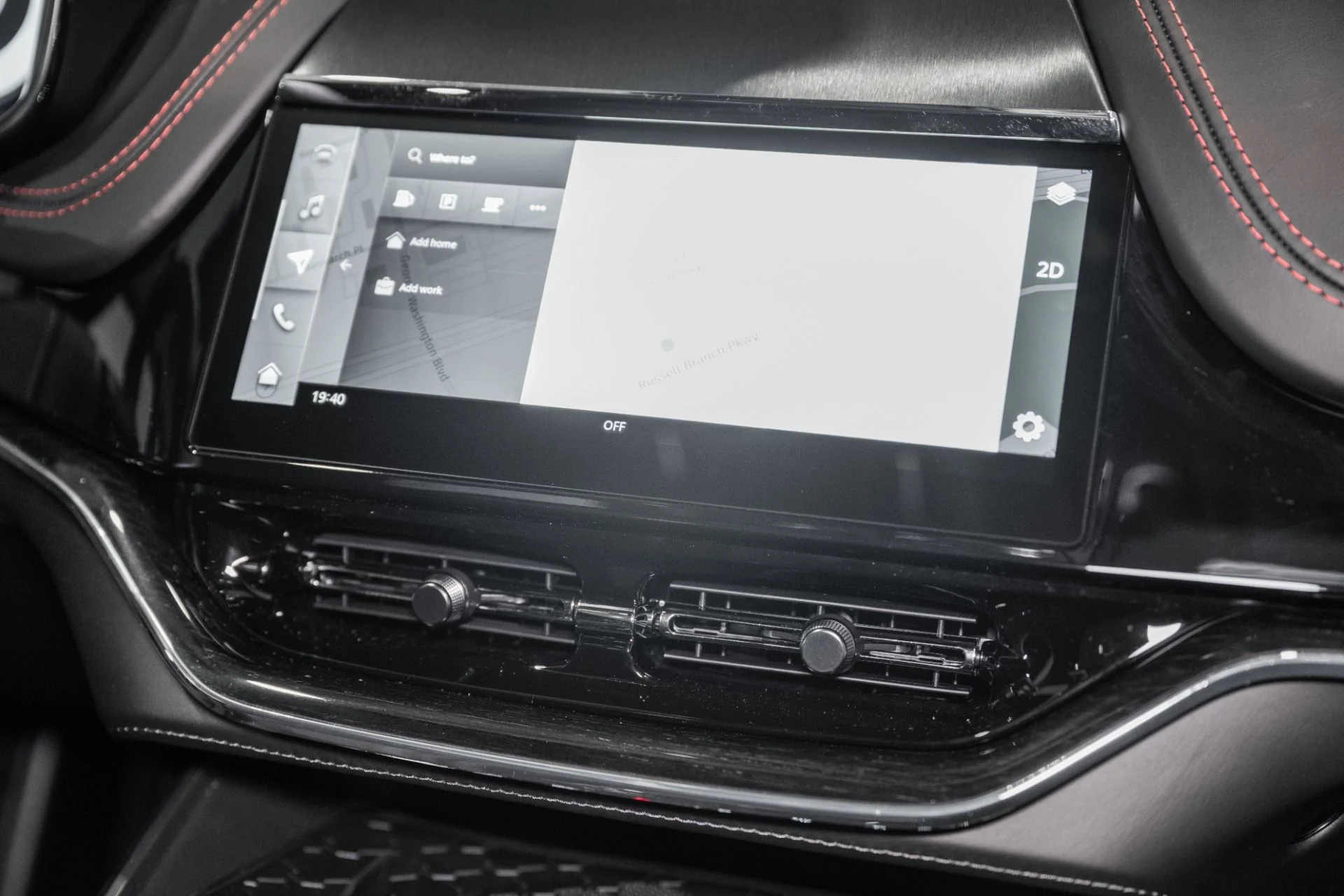 mph009_1473024440_New_2026_Aston_Martin_DBX_707_1765217762_a5782cab32