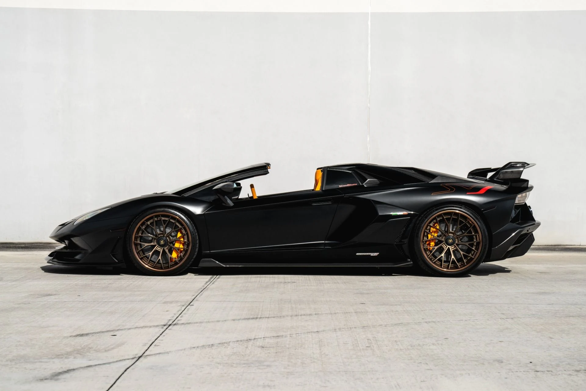 mph009_1483191568_Used_2020_Lamborghini_Aventador_SVJ_w_Hermes_Orange_Factory_Interior_Over_110_K_in_Options80_K_in_Mods_1672876014_fe0fc79fad