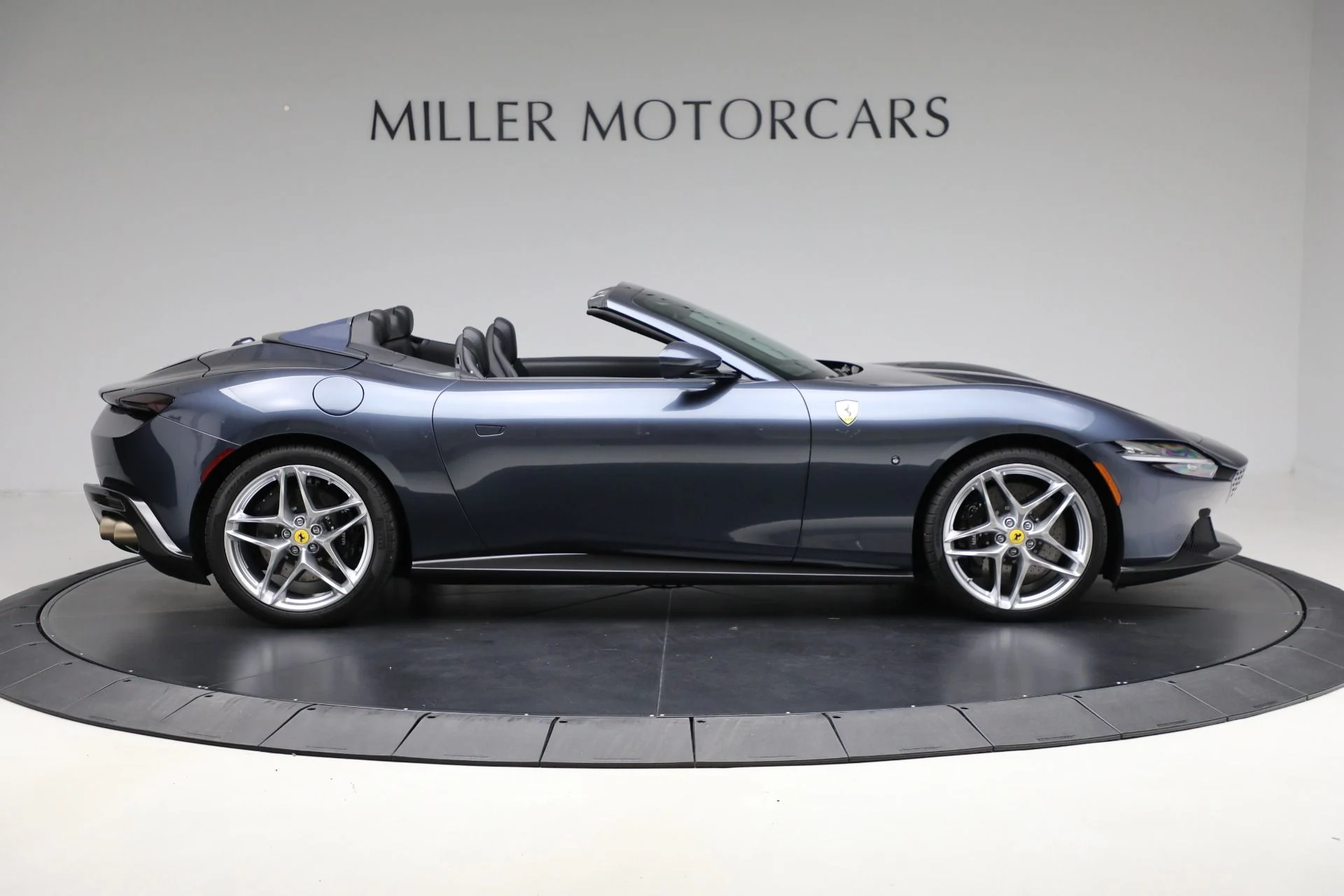 mph009_1483442303_Used_2024_Ferrari_Roma_Spider_c09c7394d9