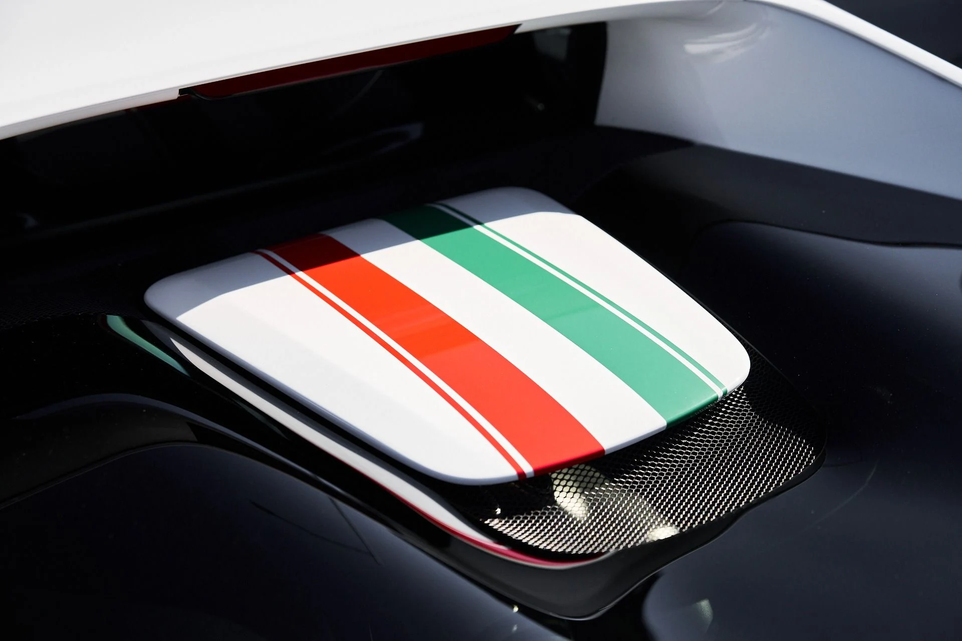 mph009_1485000452_Used_2024_Ferrari_296_GTB_1759561708_5799c699c5