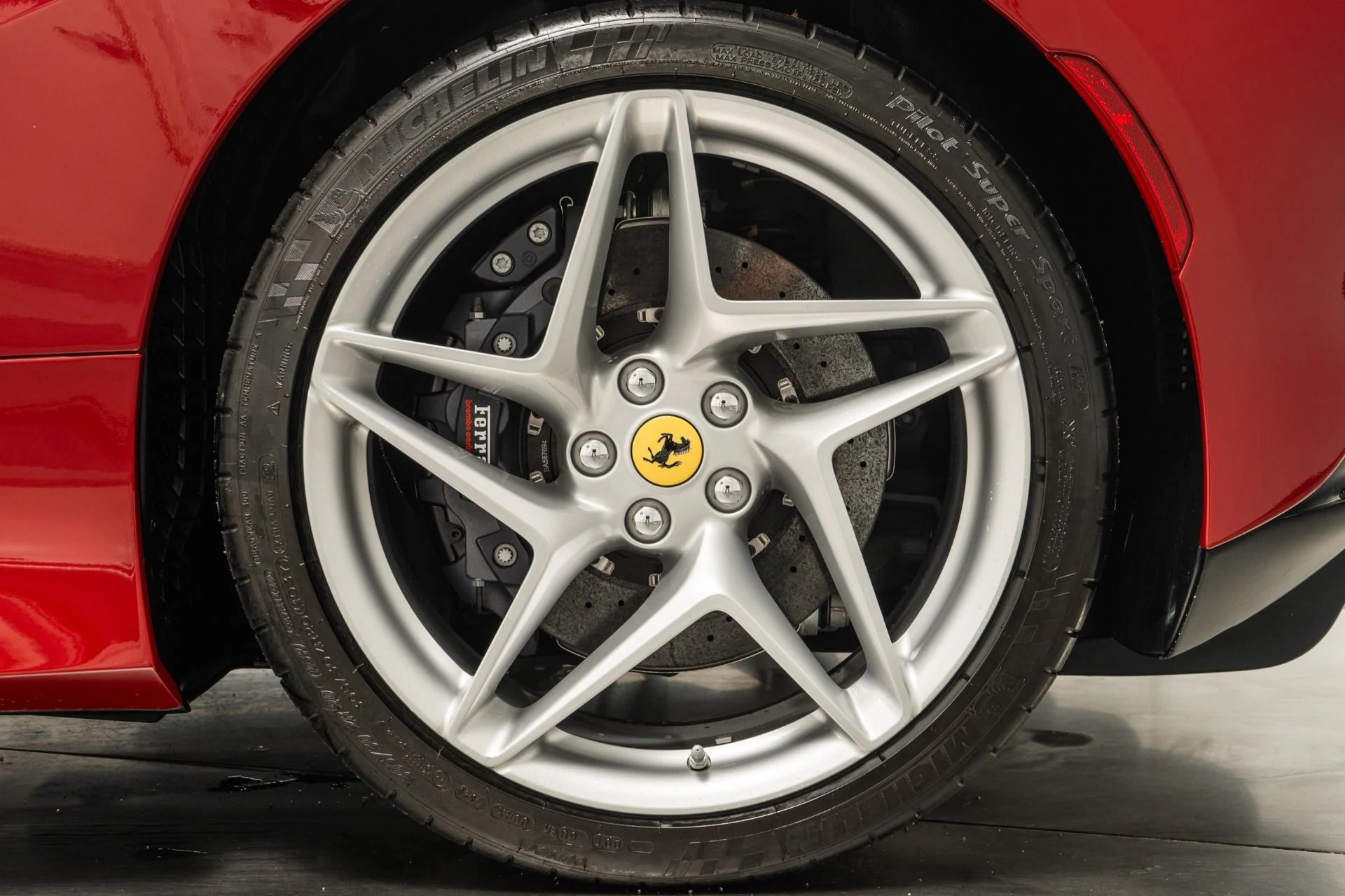 mph009_1488158426_Used_2021_Ferrari_F8_Tributo_1755009025_f470b402a7