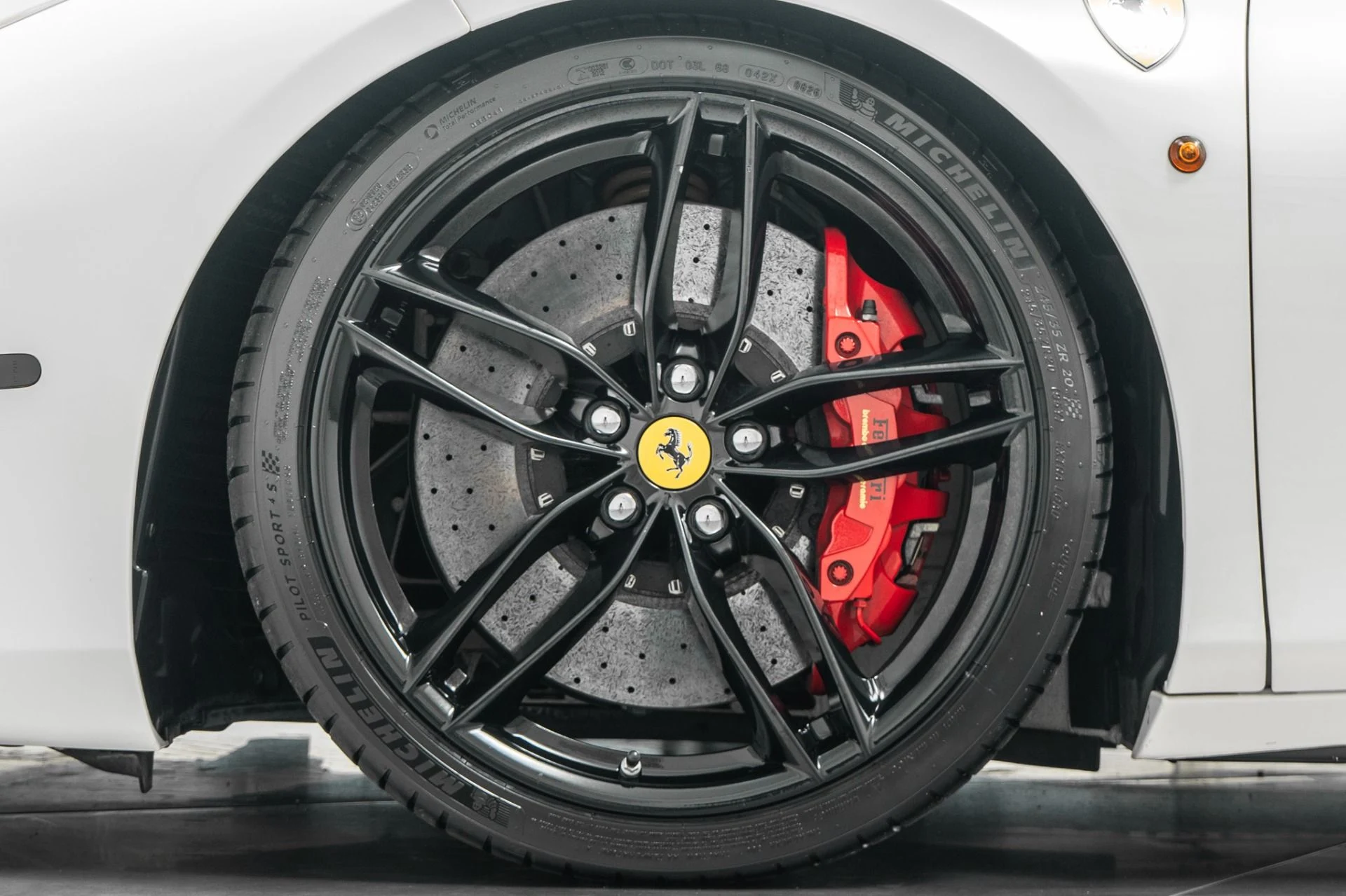 mph009_1489969497_Used_2018_Ferrari_488_Spider_1783615982_ad27f4be3c