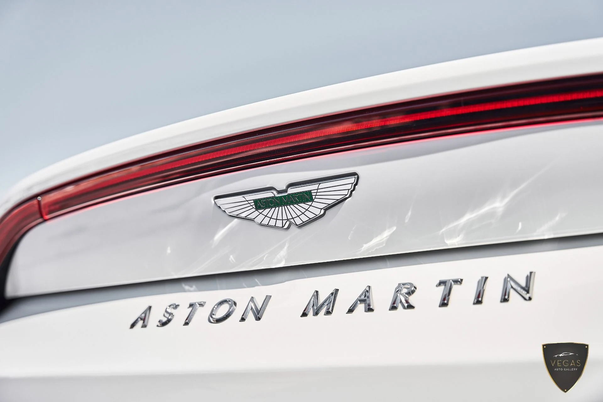 mph009_1495027359_Used_2023_Aston_Martin_Vantage_1783622406_ec8133692a