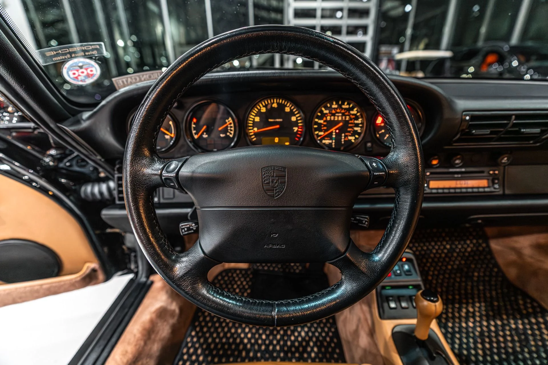 mph009_149913996_13040_p10_l_21b64237d2