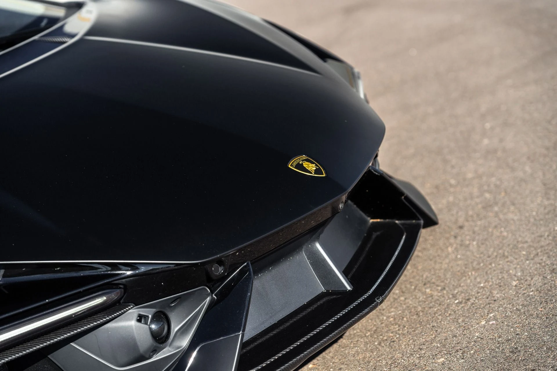 mph009_1512541661_Used_2025_Lamborghini_Revuelto_1791313055_d5e0c481c3