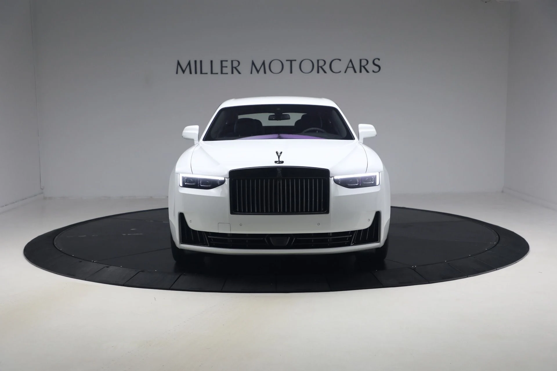 mph009_1522383995_New_2027_Rolls_Royce_Black_Badge_Ghost_0f01742fbe