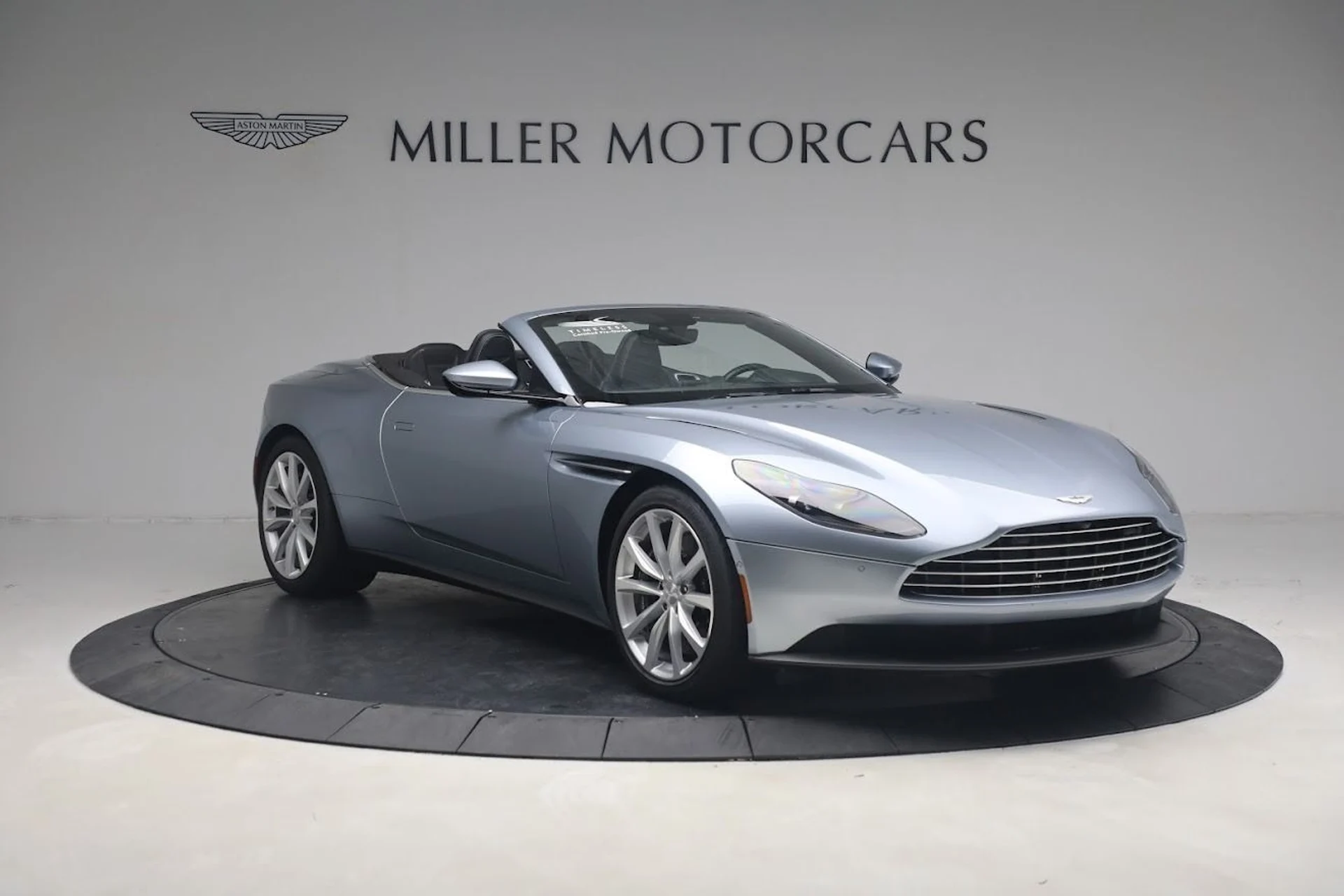 mph009_1529959553_Used_2019_Aston_Martin_DB_11_Volante_45d4612b84