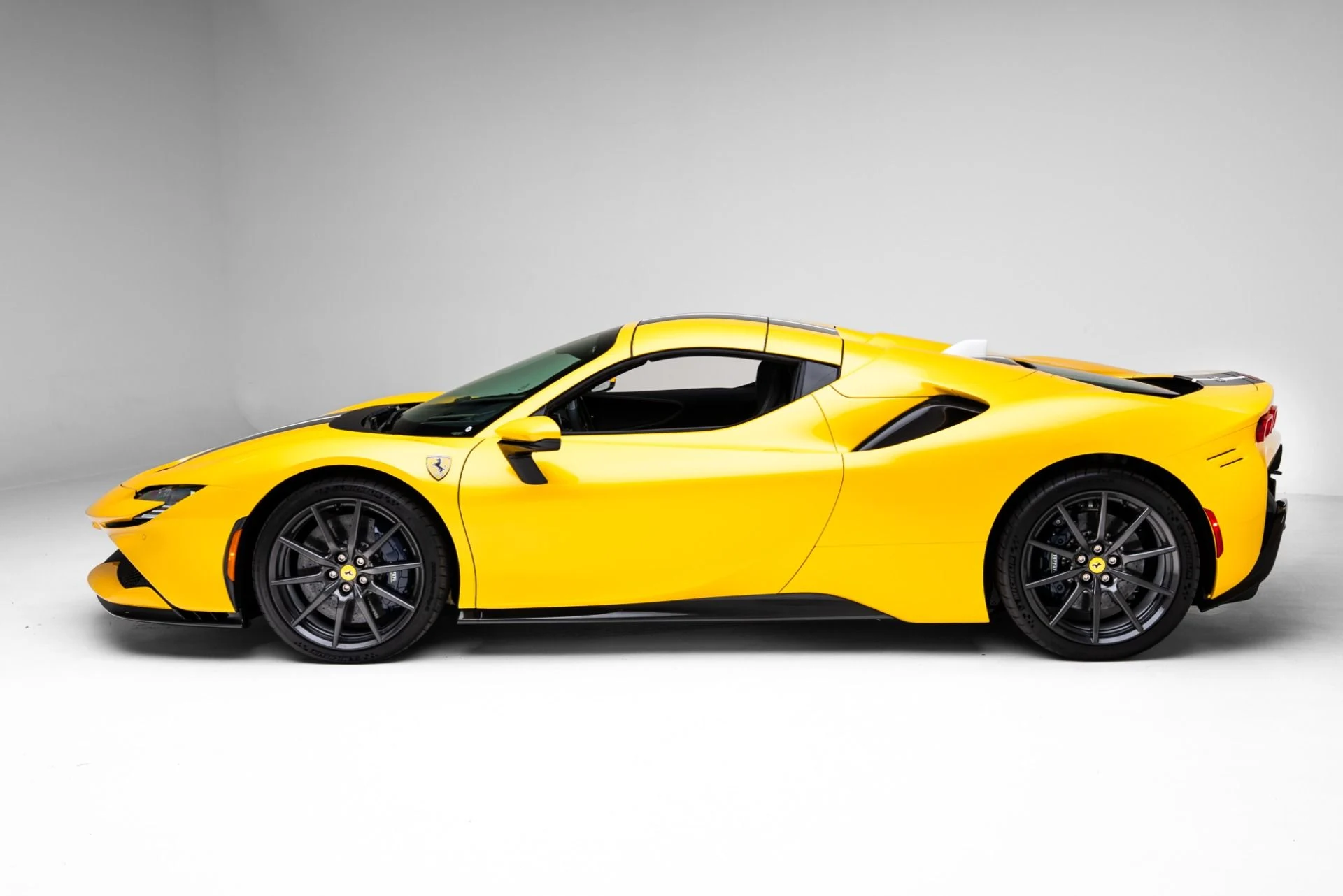 mph009_1532816931_Used_2024_Ferrari_SF_90_Spider_1770854329_ee4b7c4fa7