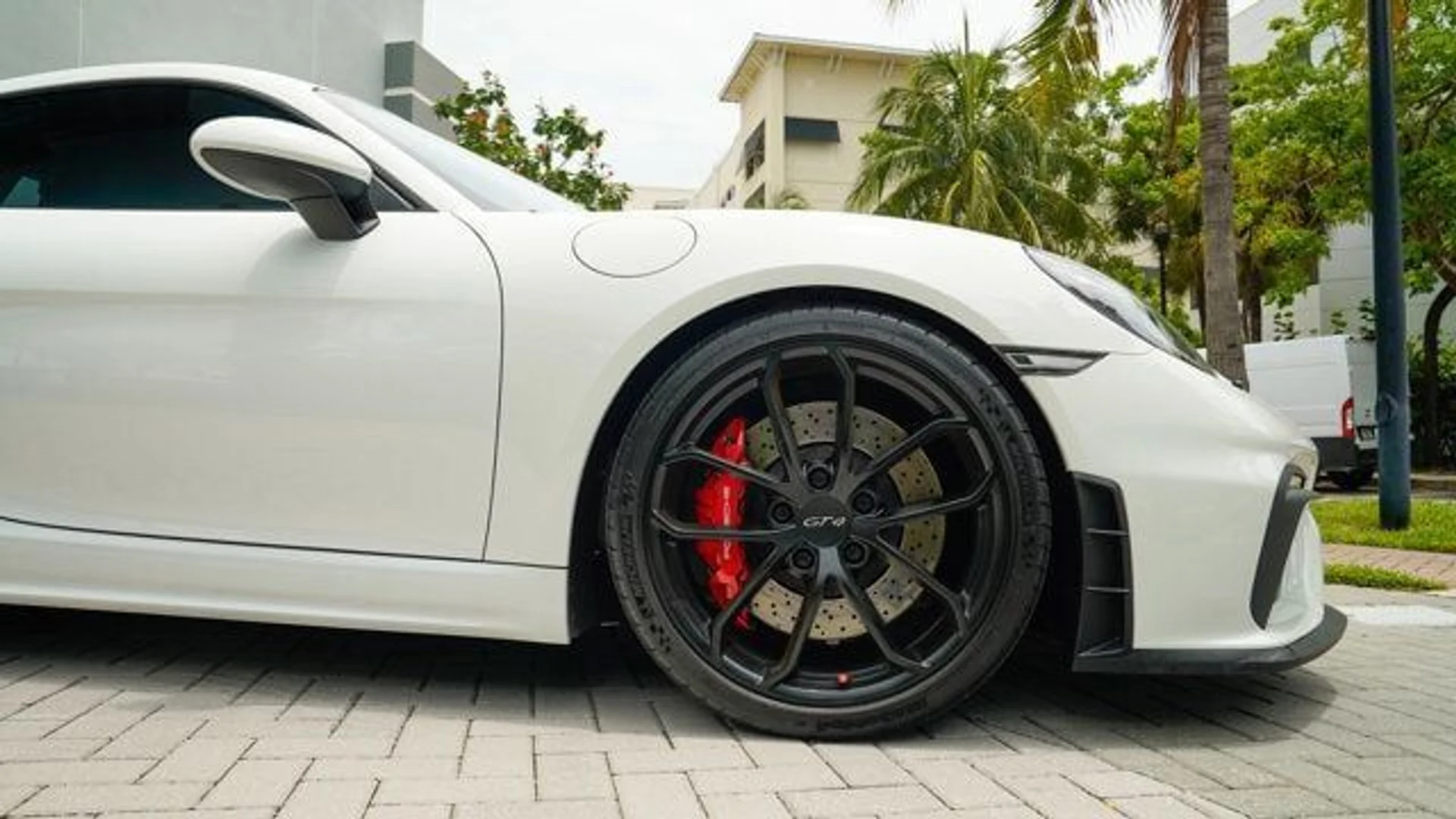 mph009_1536925687_used_2020_porsche_718_cayman_gt4coupe_14354_22875819_10_640_c54942766a