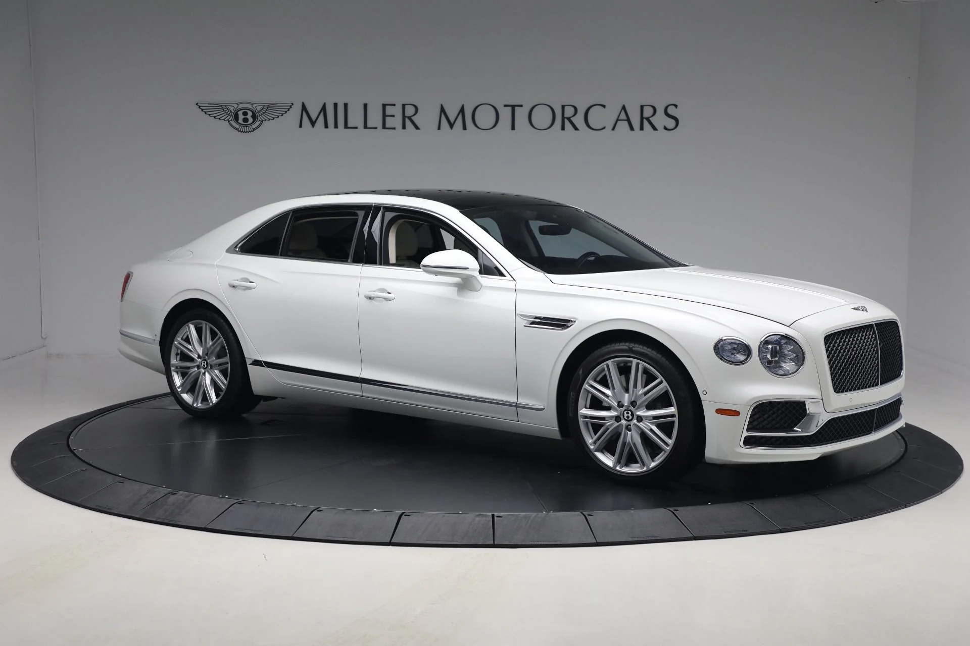mph009_1541603693_Used_2024_Bentley_Flying_Spur_Hybrid_e3f77fced6