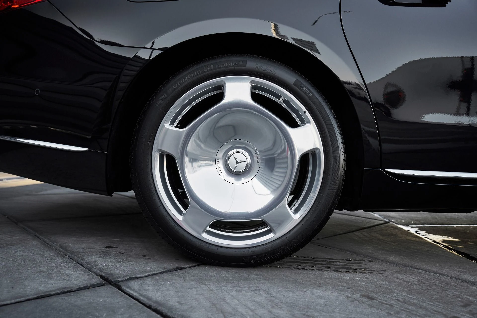 mph009_1542980057_Used_2022_Mercedes_Benz_S_Class_Maybach_S_580_1763082551_30af9e584a