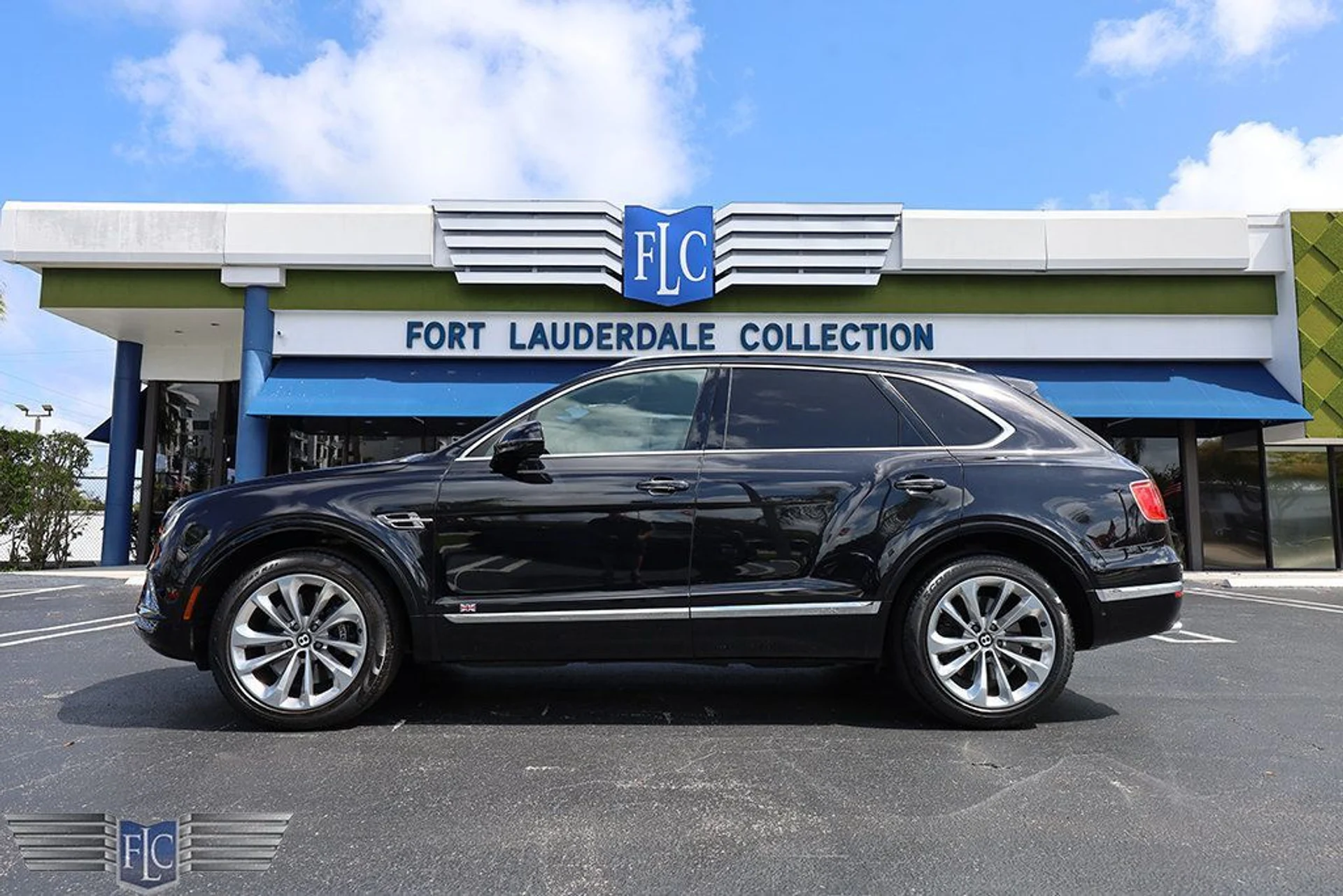 mph009_1543186274_used_2017_bentley_bentayga_w12awd_6305_22995448_10_1024_d361ba27a5