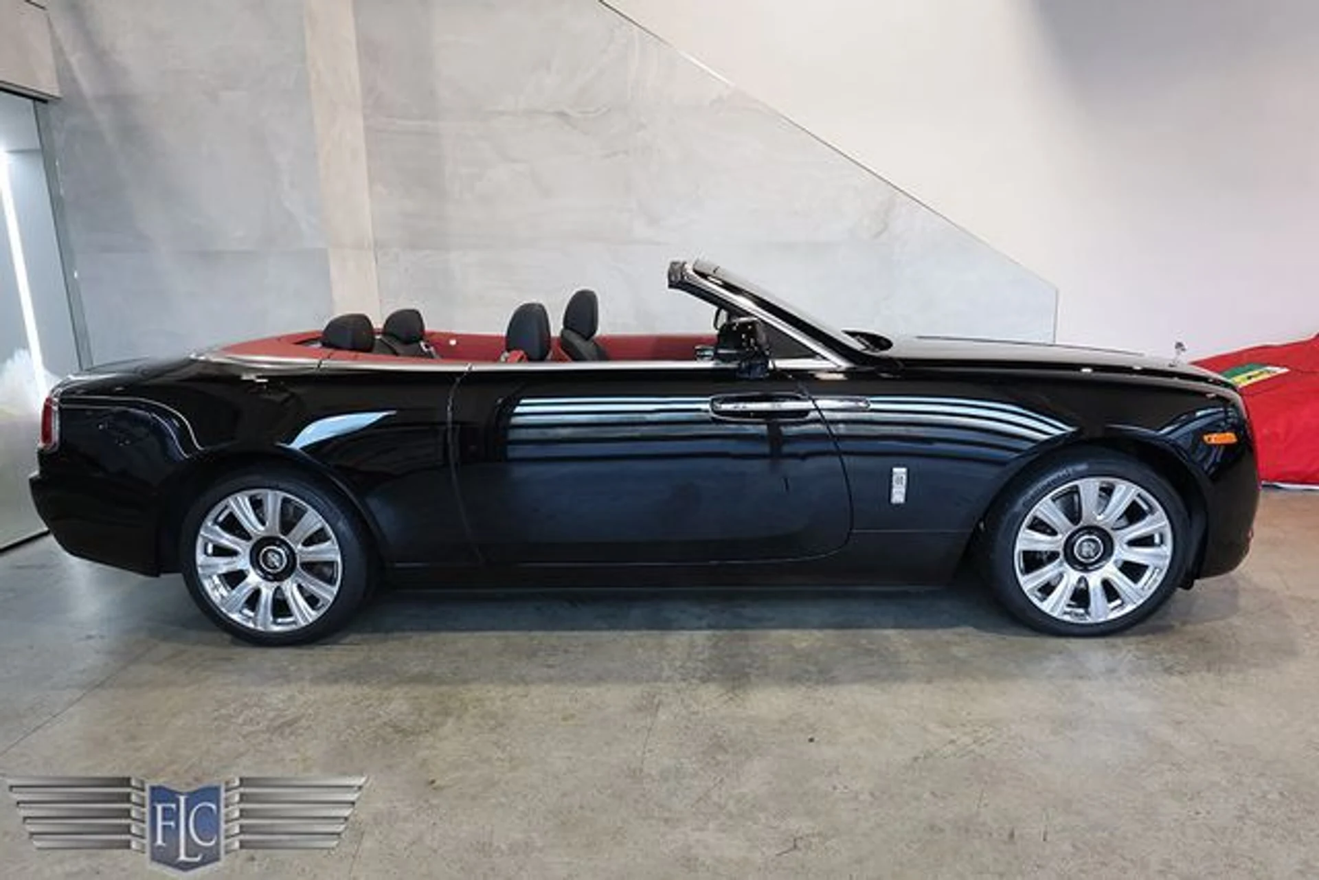 mph009_154670202_used_2017_rolls_royce_dawn_convertible_9689_23082501_14_640_e9e511517b