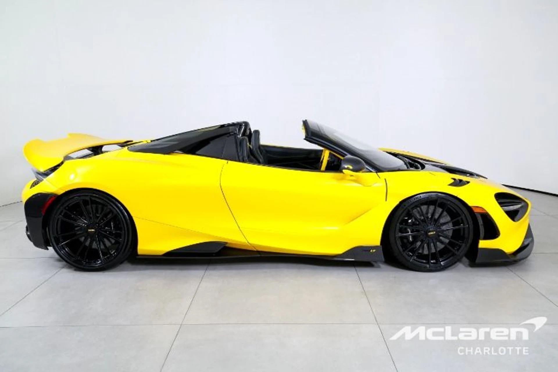 mph009_1548623151_Used_2022_Mc_Laren_765_LT_Spider_c74511b84f