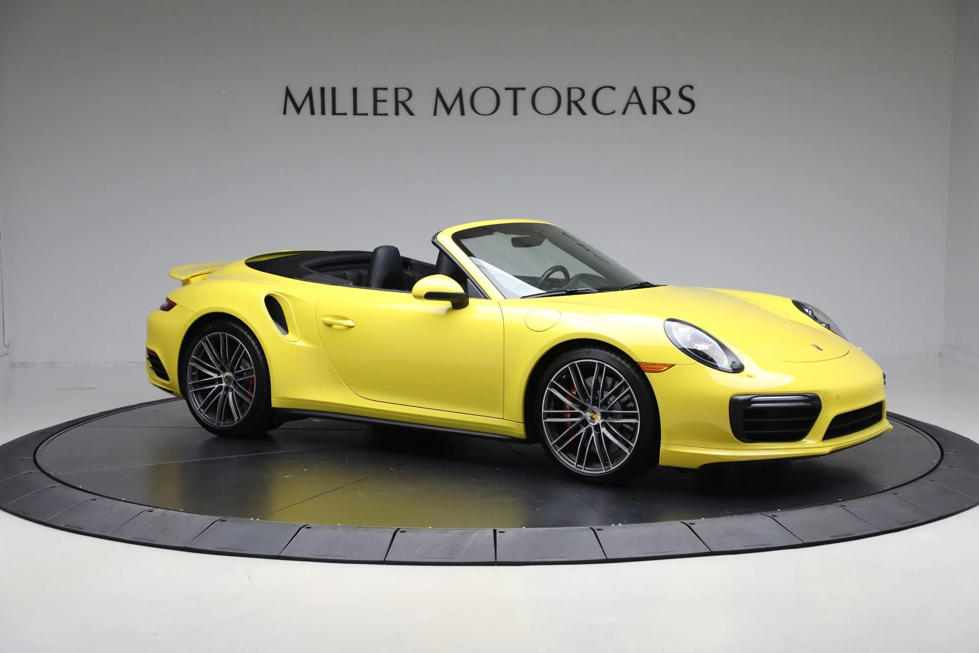mph009_1549661186_Used_2017_Porsche_911_Turbo_Cabriolet_7887185987