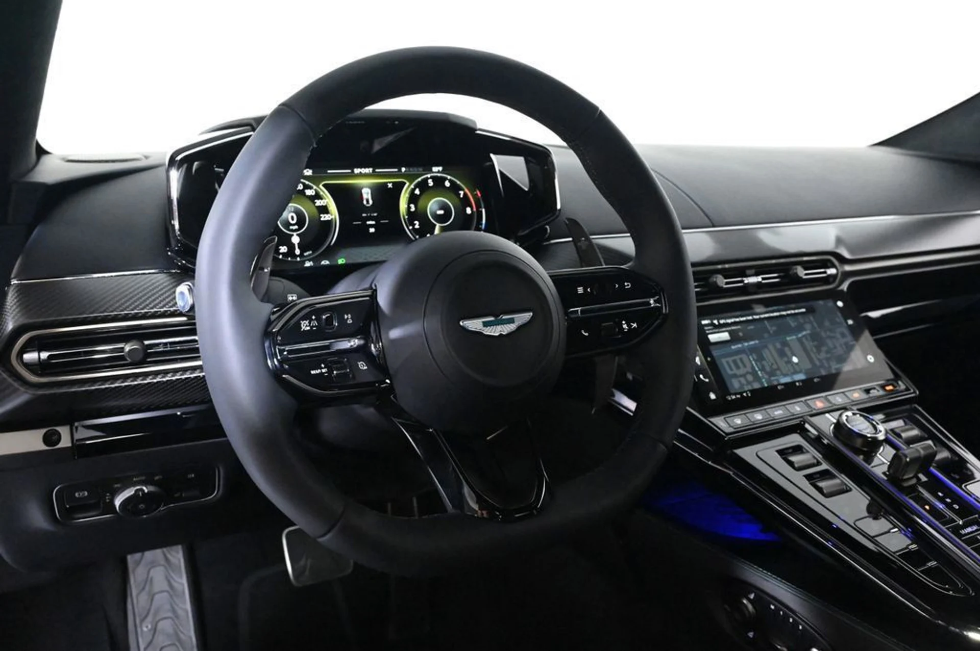 mph009_1551439612_new_2026_aston_martin_vantage_scoupe_11350_23021665_10_1024_b7a394aaee