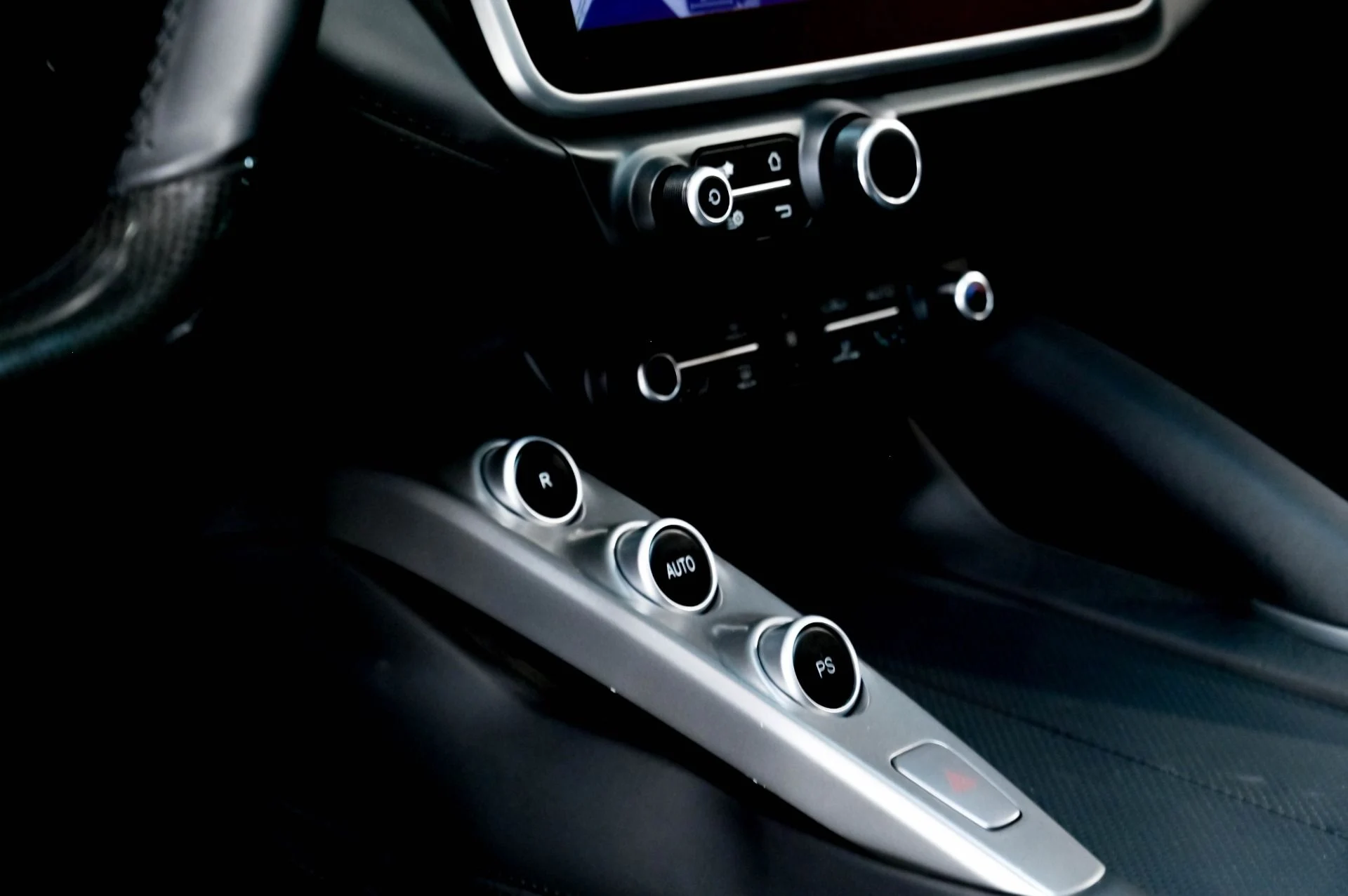 mph009_1552405044_Used_2017_Ferrari_GTC_4_Lusso_V12_1782513641_8e97a51098