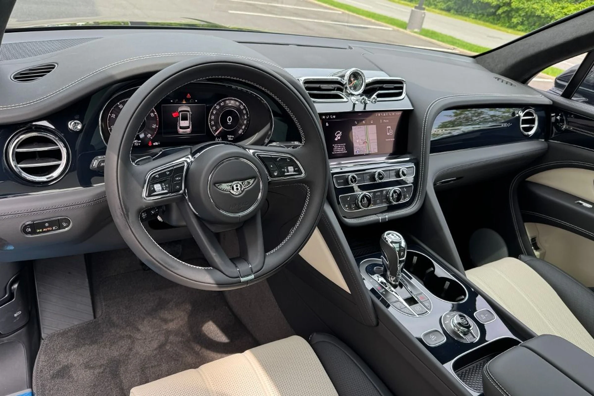 mph009_1554267399_New_2025_Bentley_Bentayga_V8_1749227501_623a343b60