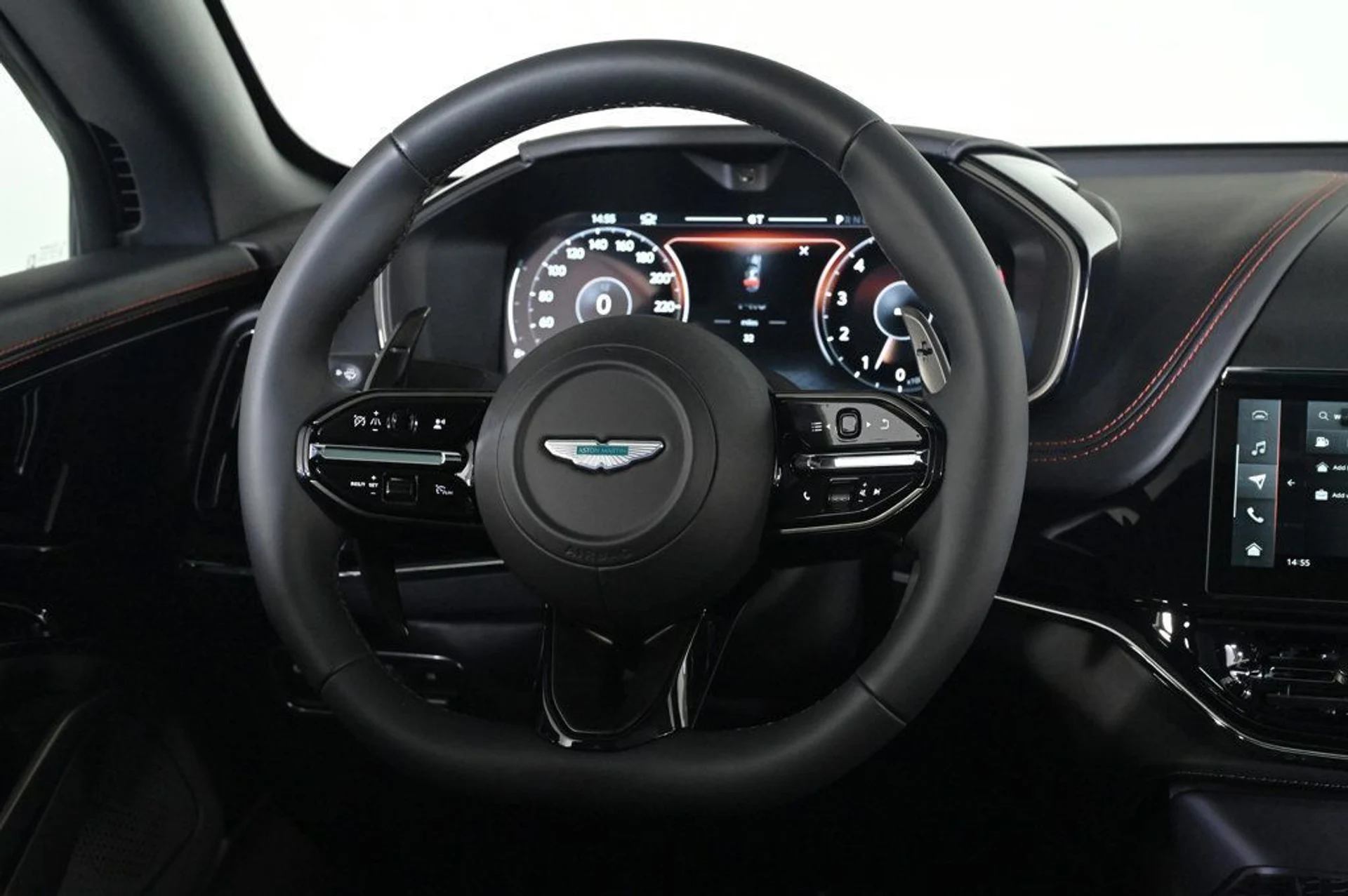 mph009_155811196_new_2026_aston_martin_dbx_707awd_11350_22972758_10_1024_c4f9a6617d