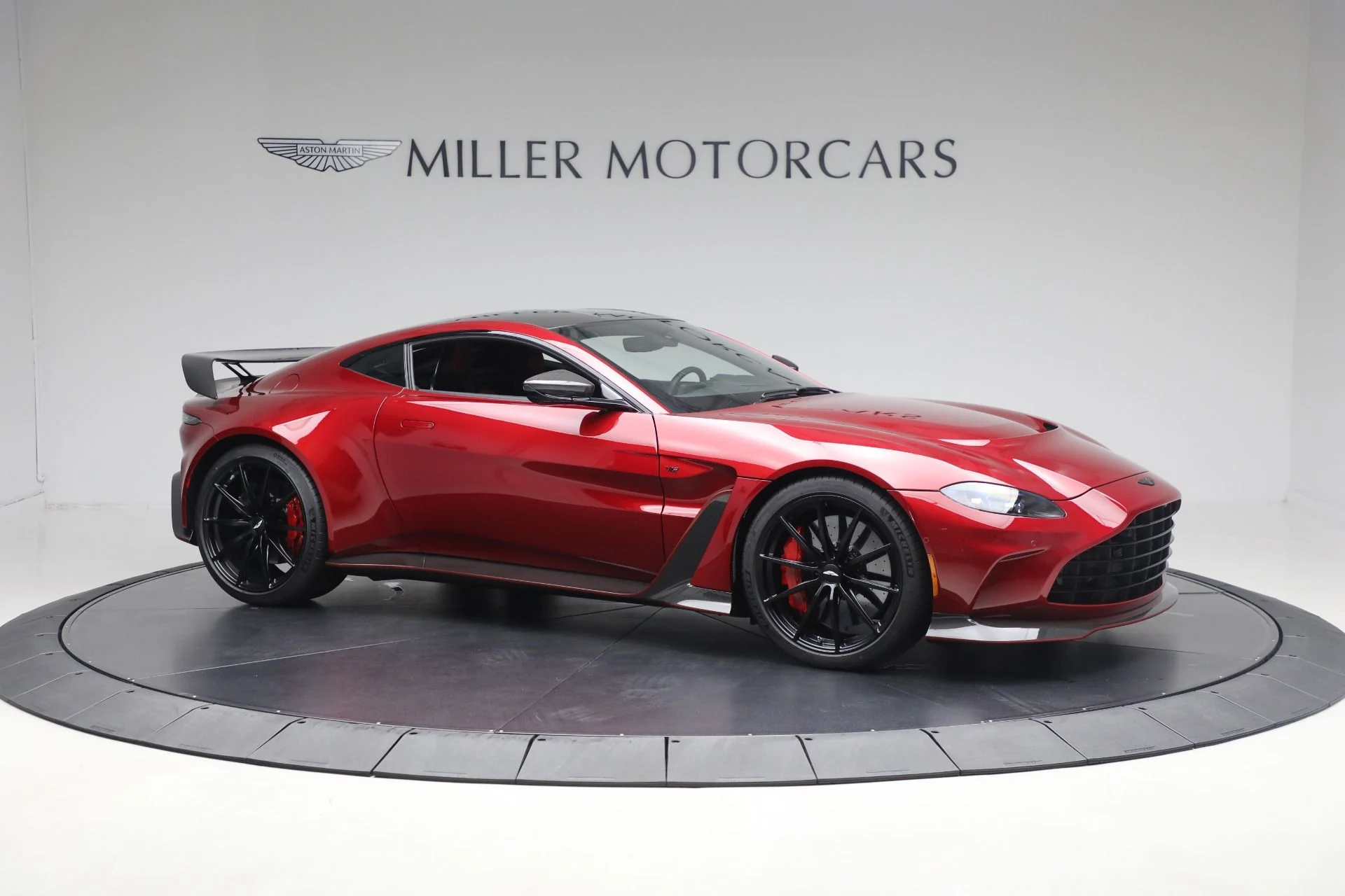 mph009_156209975_Used_2023_Aston_Martin_Vantage_V12_66acb8a25f