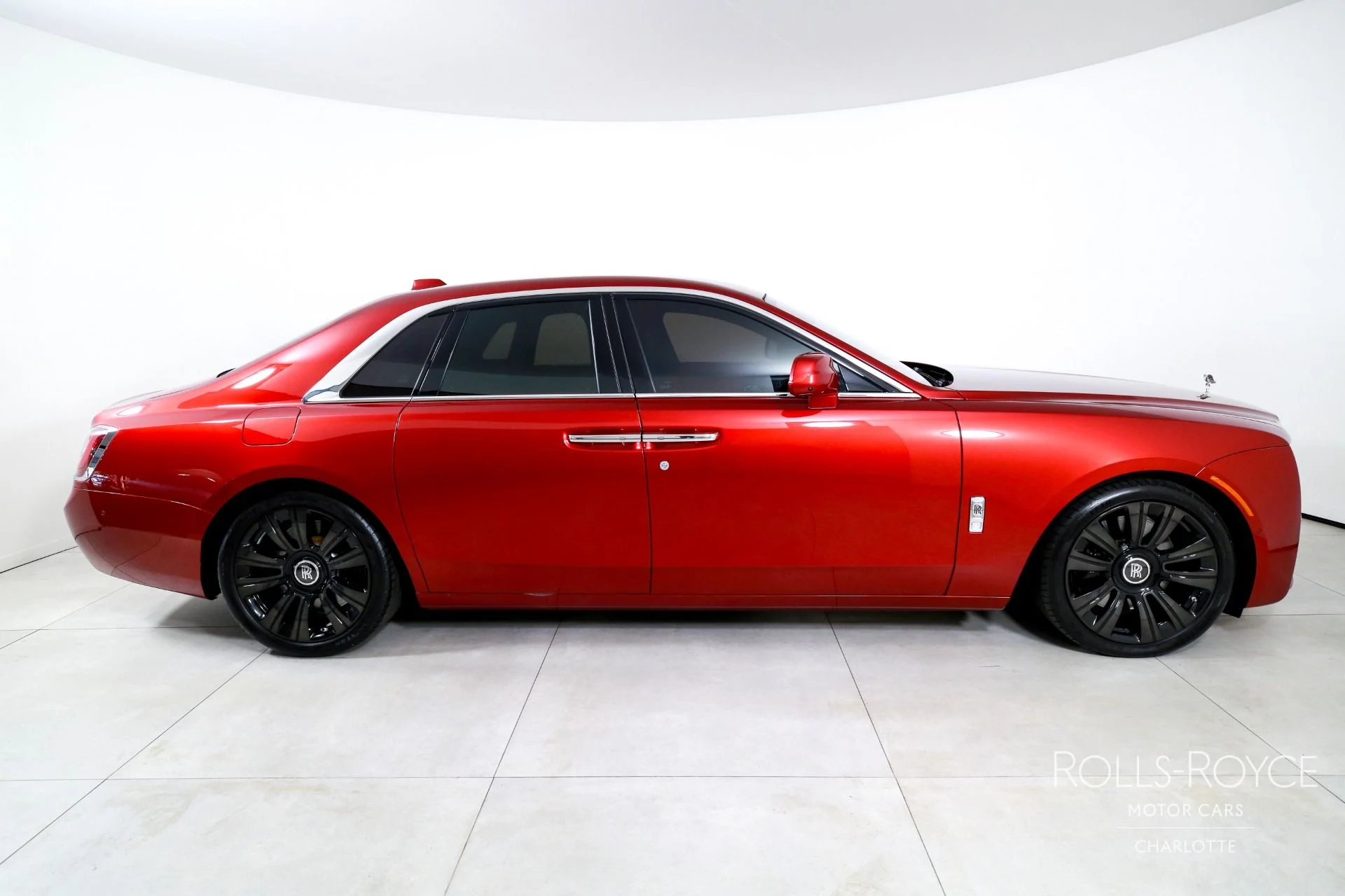 mph009_15706633_Used_2024_Rolls_Royce_Ghost_1751554468_40391bf554