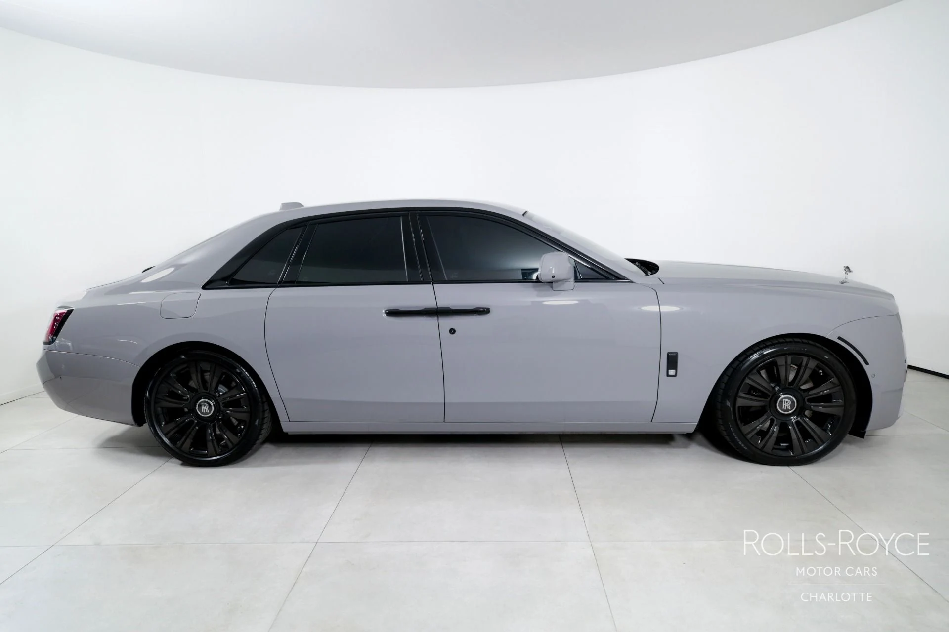 mph009_1571769990_Used_2024_Rolls_Royce_Ghost_1738596098_f67d87a8f6