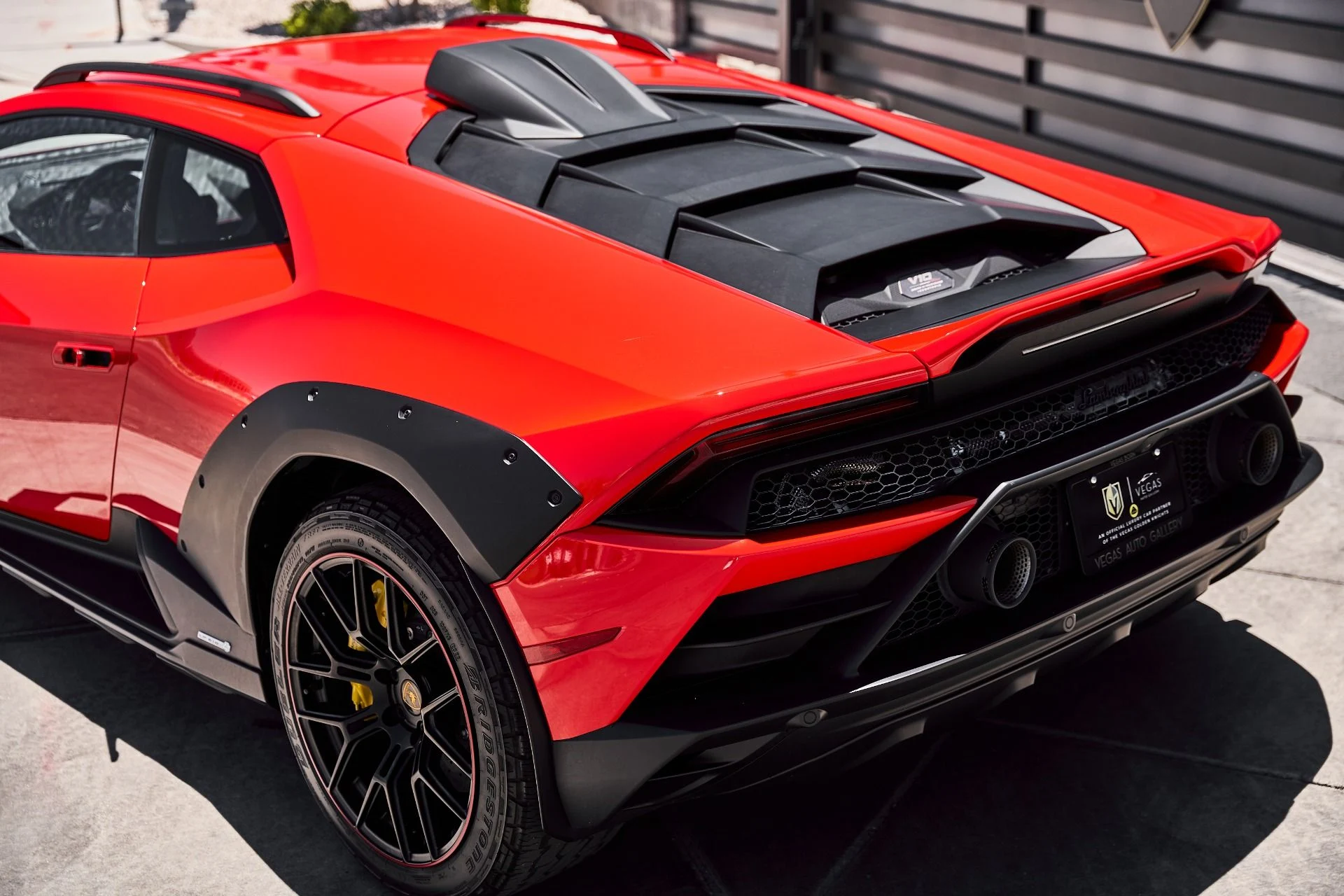 mph009_1574339945_Used_2023_Lamborghini_Huracan_Sterrato_Base_1782841482_1e201b5093