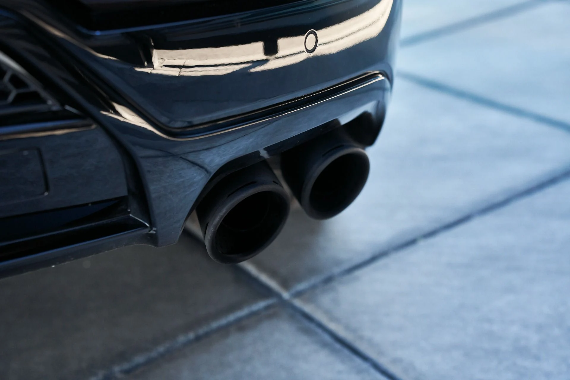 mph009_15746627_Used_2021_Lamborghini_Urus_1765854438_0756bc0e5b