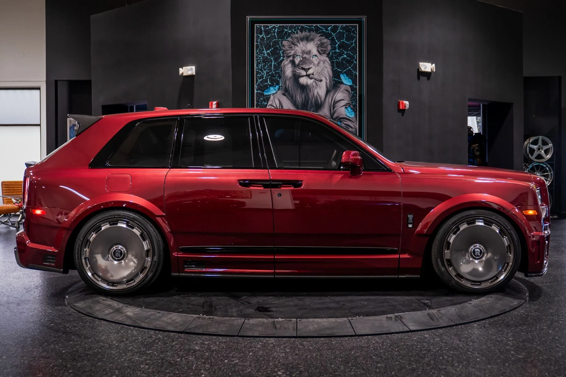 mph009_1574707650_Used_2022_Rolls_Royce_Black_Badge_Cullinan_Urban_Automotive_Widebody_HRE_wheels_1771025281_2c3822e90d