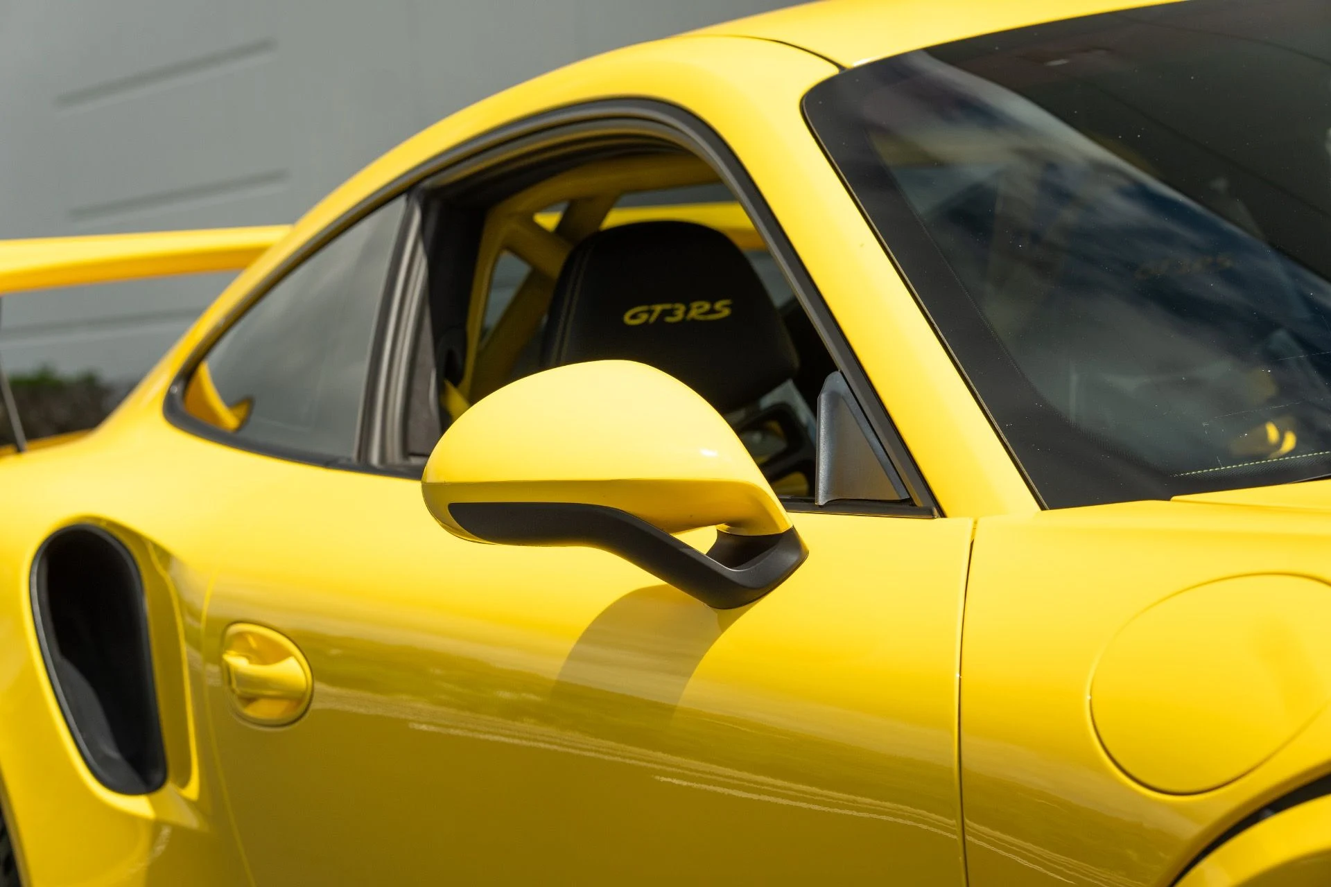 mph009_1582876452_Used_2016_Porsche_911_GT_3_RS_1759258401_8bf57f303d