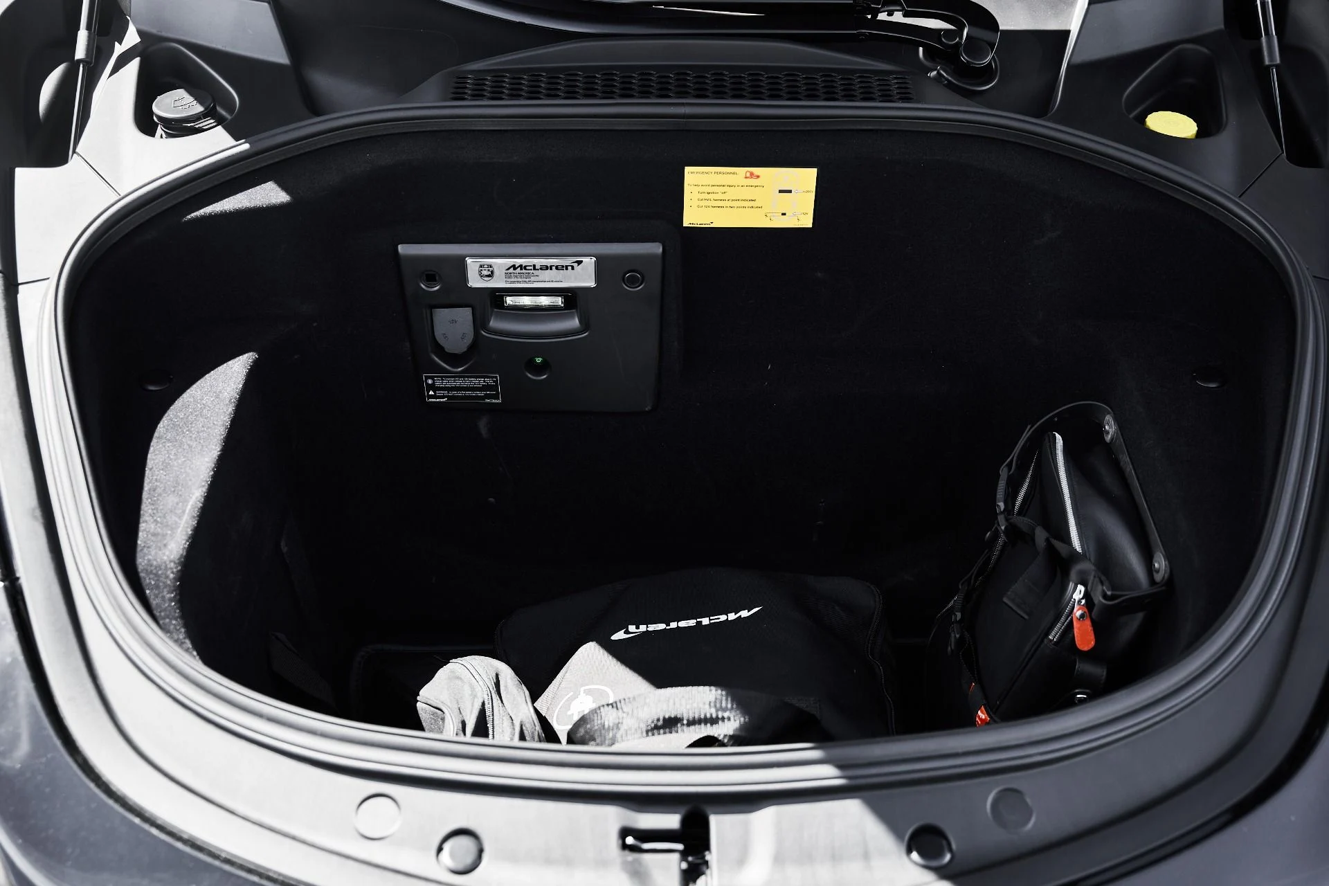 mph009_1588415518_Used_2024_Mc_Laren_Artura_1774742174_4caf5b407e