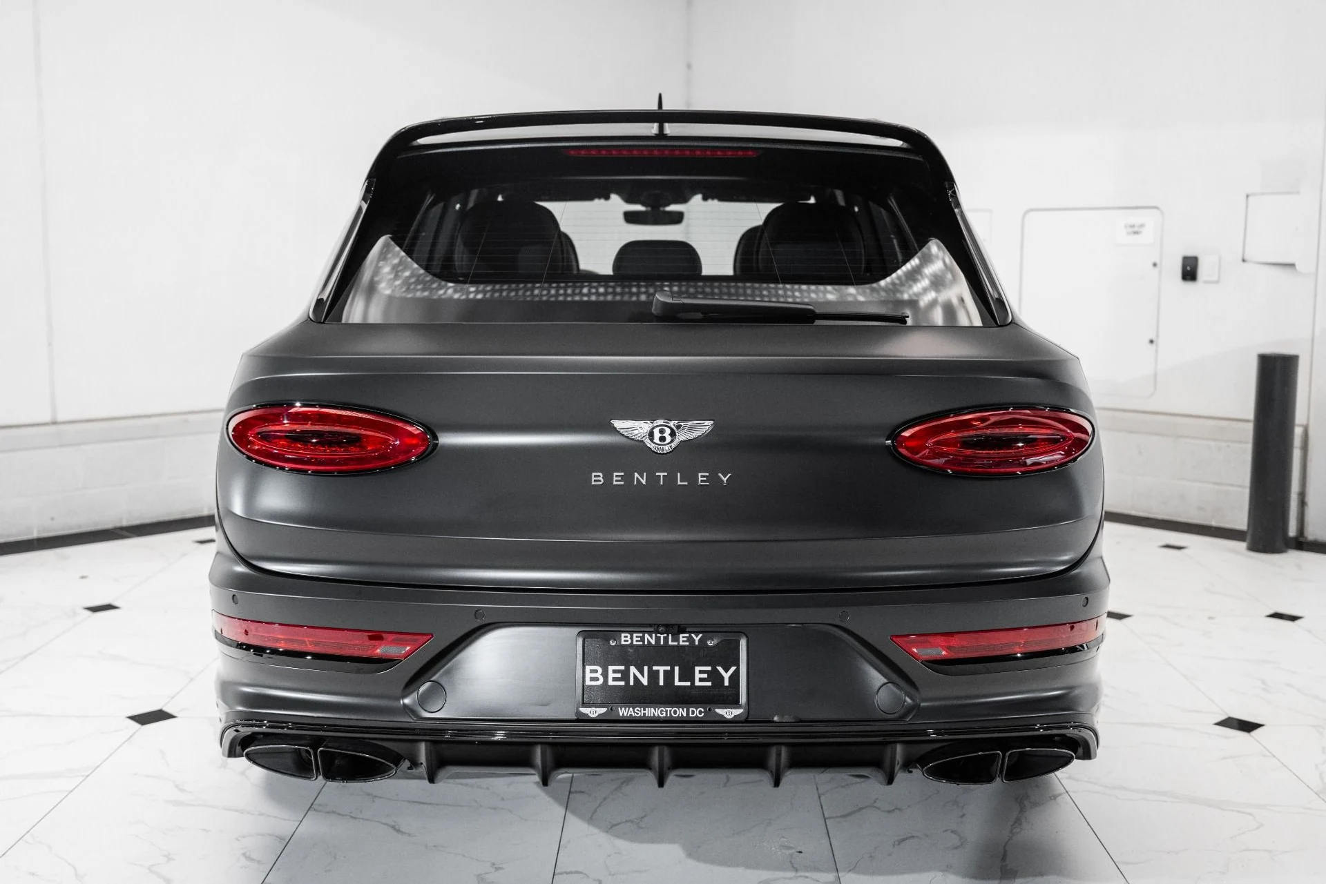 mph009_159811151_Used_2024_Bentley_Bentayga_Azure_V8_1758720540_e8f7a62fa6