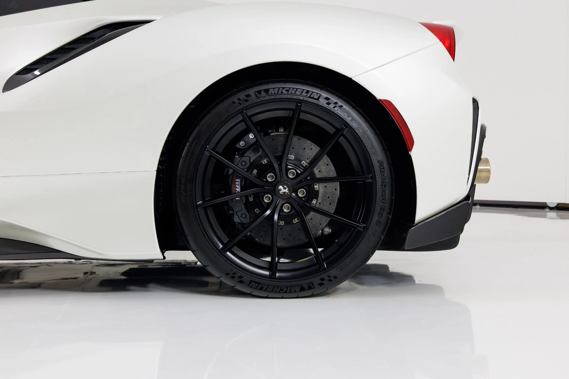 mph009_1602815956_Used_2020_Ferrari_488_Pista_1771886475_91b4b5e490