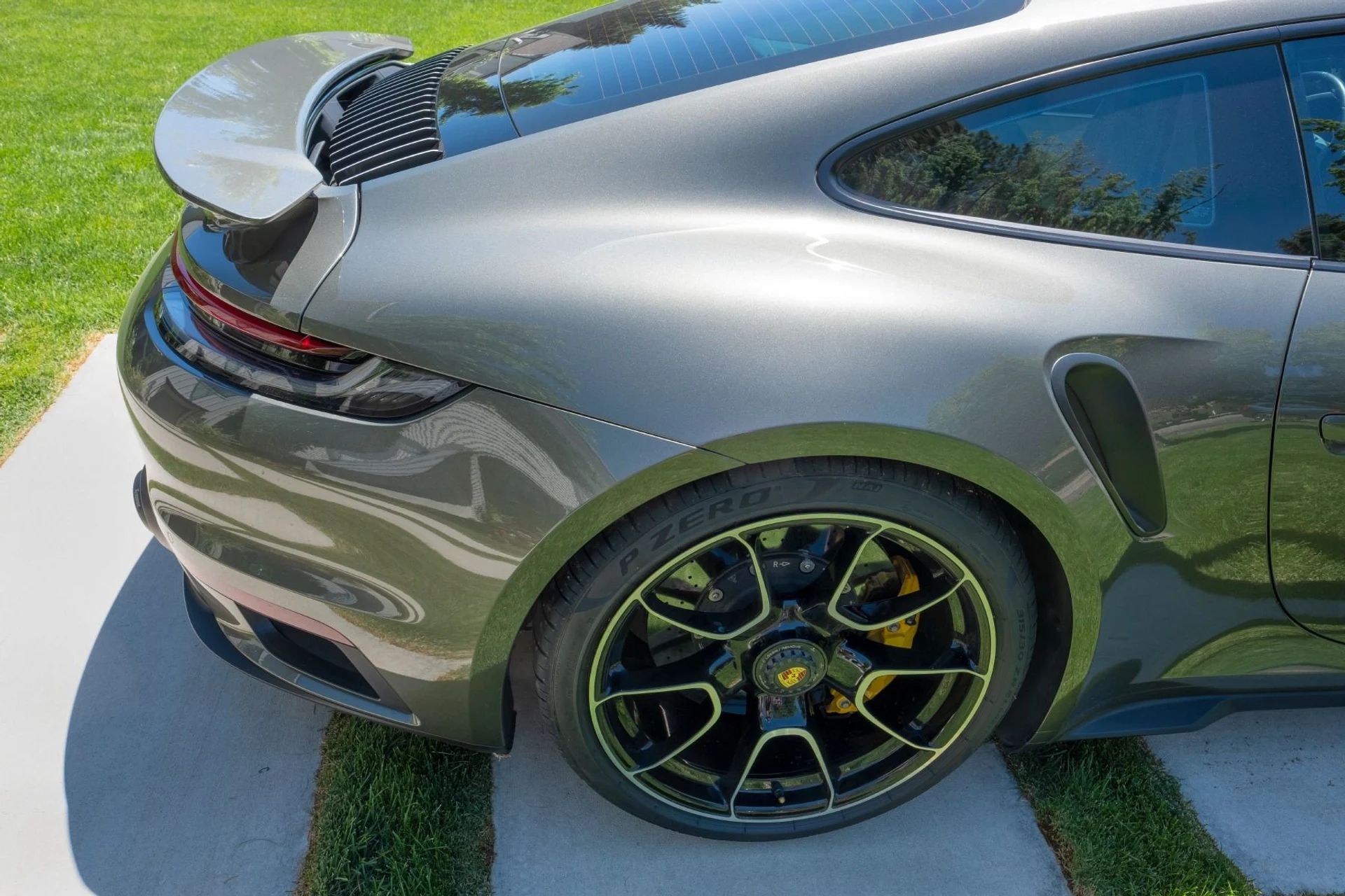 mph009_1607416378_Used_2021_Porsche_911_Turbo_S_1780951392_1a8578ca36