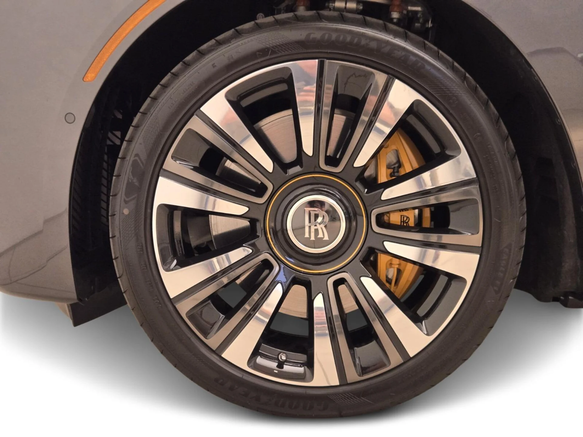 mph009_1608130479_New_2024_Rolls_Royce_Ghost_1753161640_faee335f04