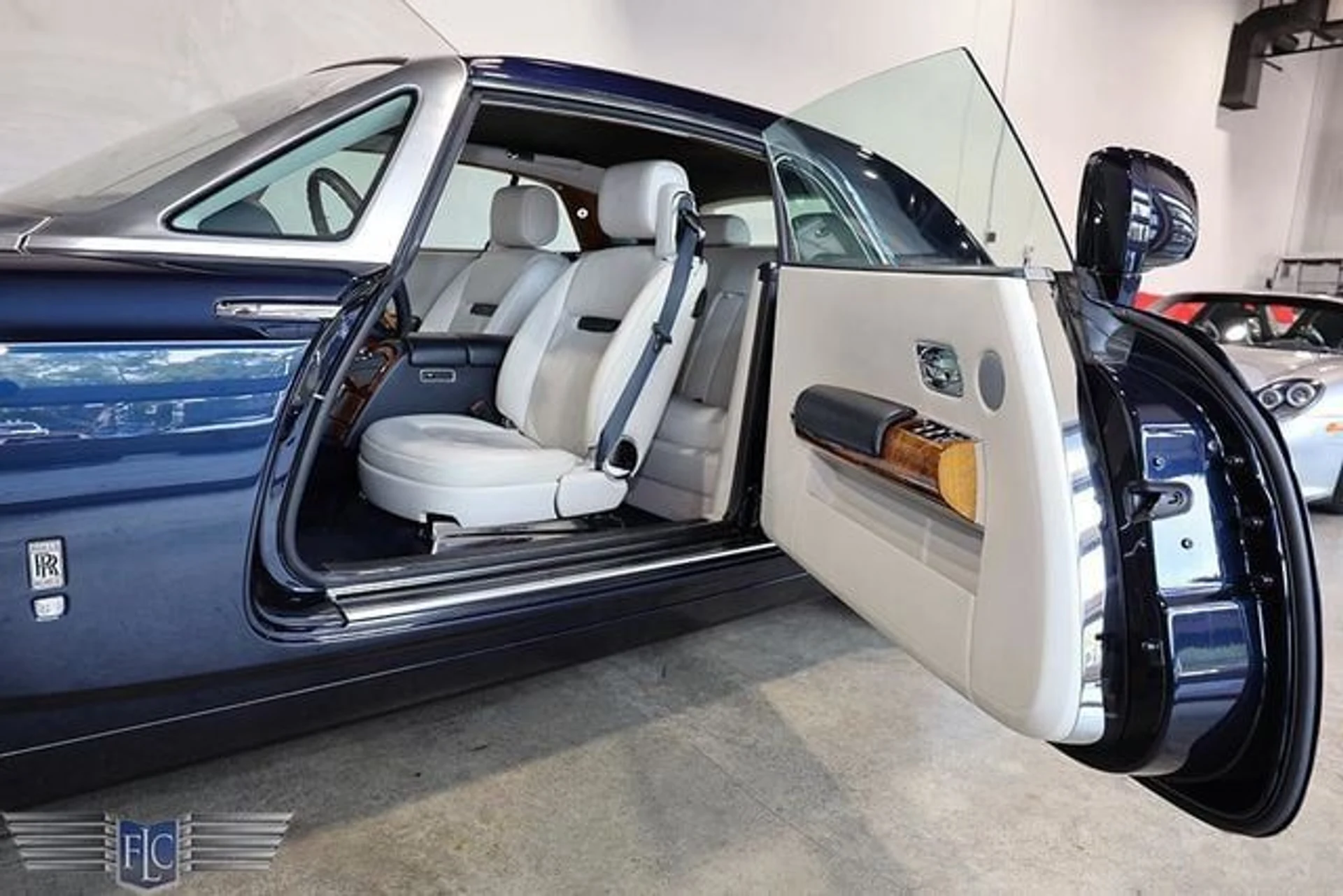 mph009_1609403645_used_2010_rolls_royce_phantom_coupe_2drcoupe_9689_23032894_13_640_1f98167189