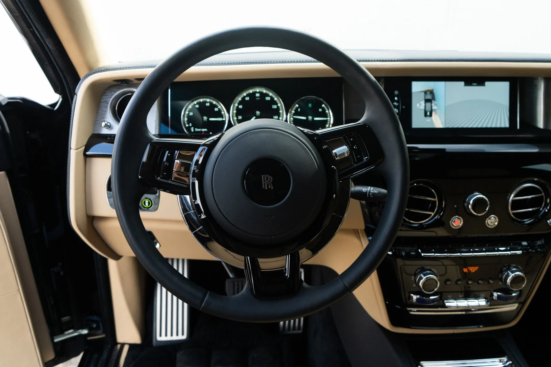 mph009_1625385314_Used_2022_Rolls_Royce_Phantom_EWB_1771455948_1f1d1e7e37