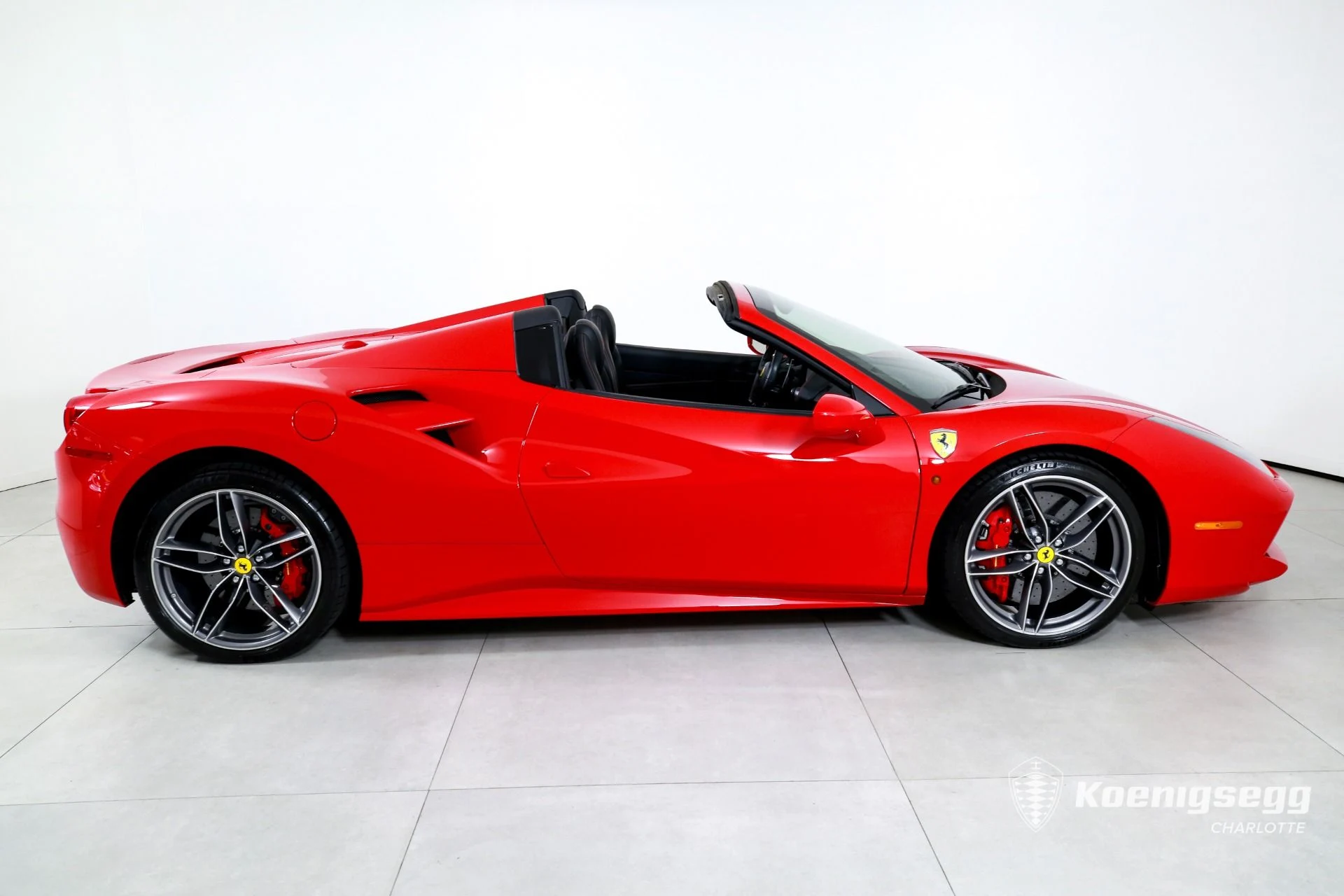 mph009_1631759418_Used_2019_Ferrari_488_Spider_1782837651_7879f43540