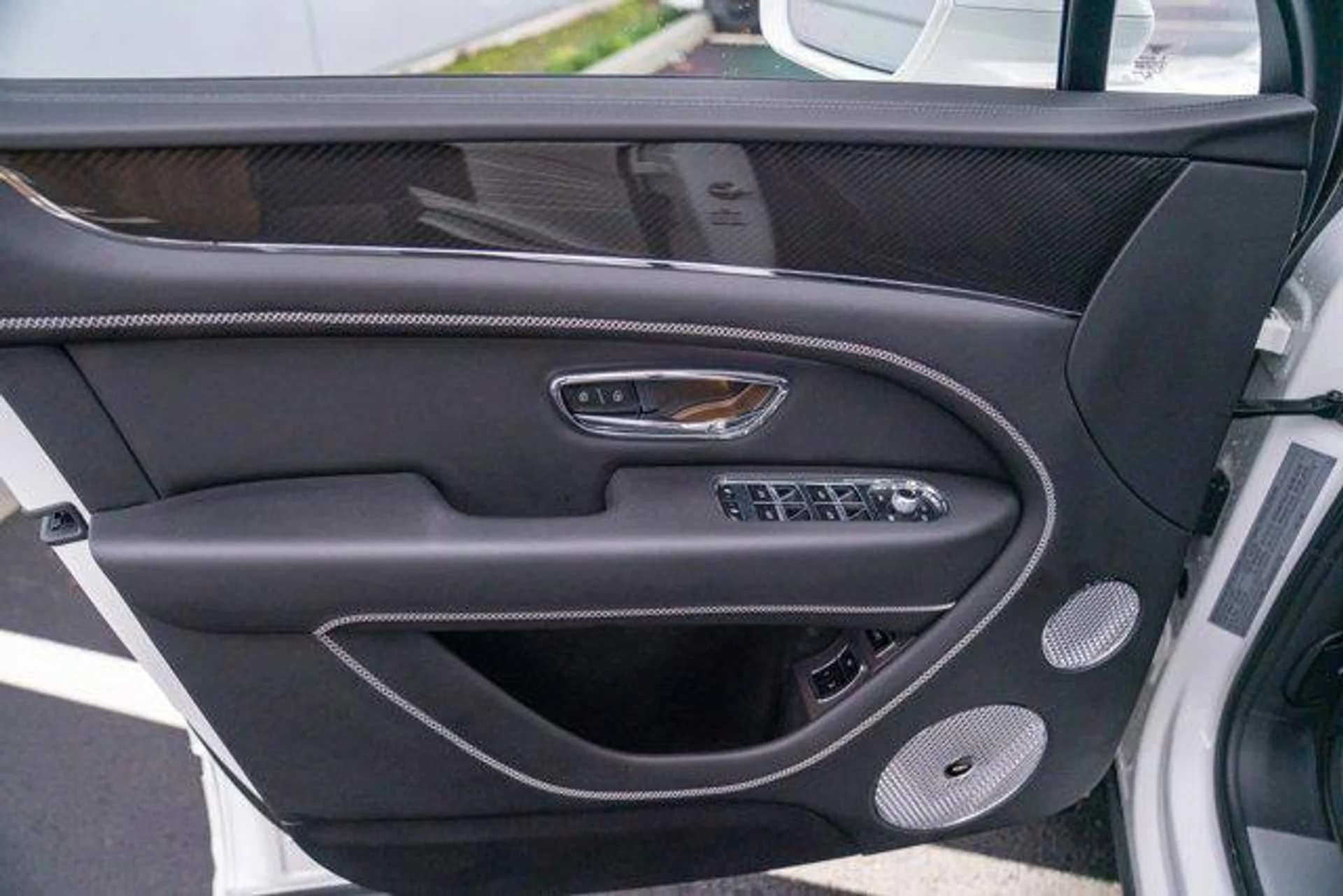 mph009_1632694022_0_F_xjbaq_Mu9m92_R_Kp_Vq6_Df0_Jvh_I_6ad2133581