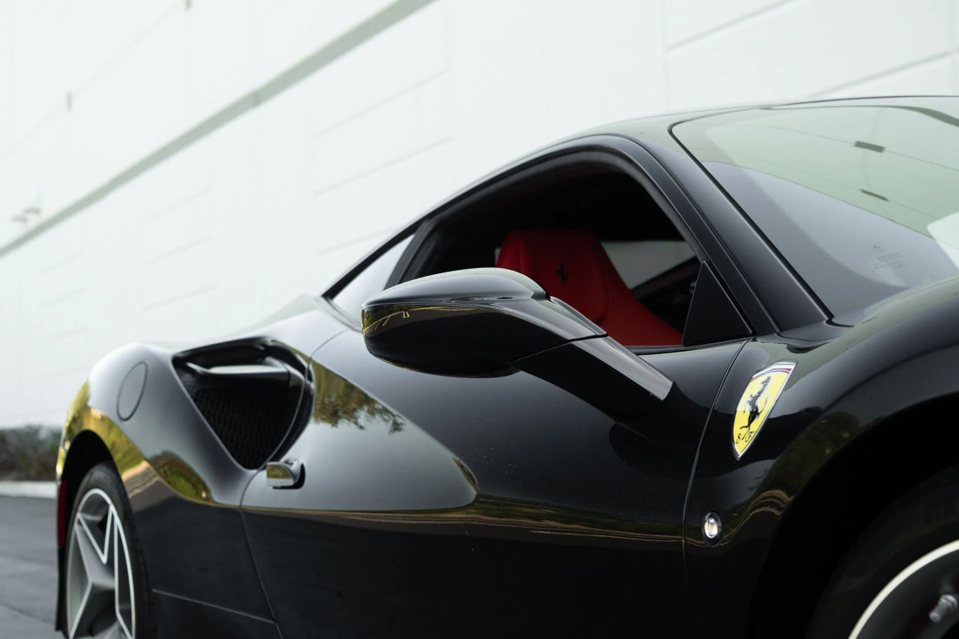 mph009_163383953_Used_2020_Ferrari_F8_Tributo_1761689763_737862275f