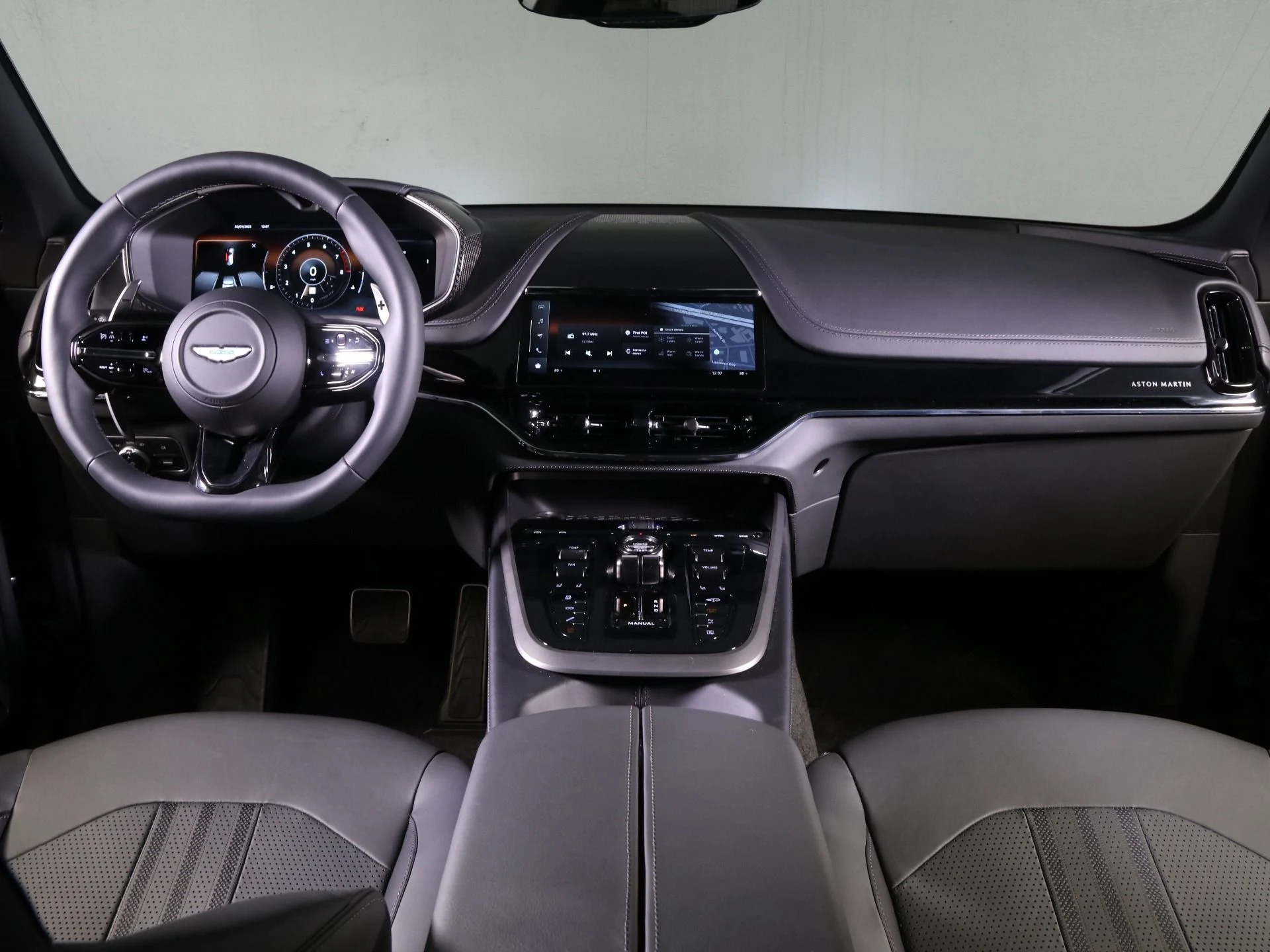 mph009_1634705592_New_2025_Aston_Martin_DBX_707_1768458252_760f84df9f