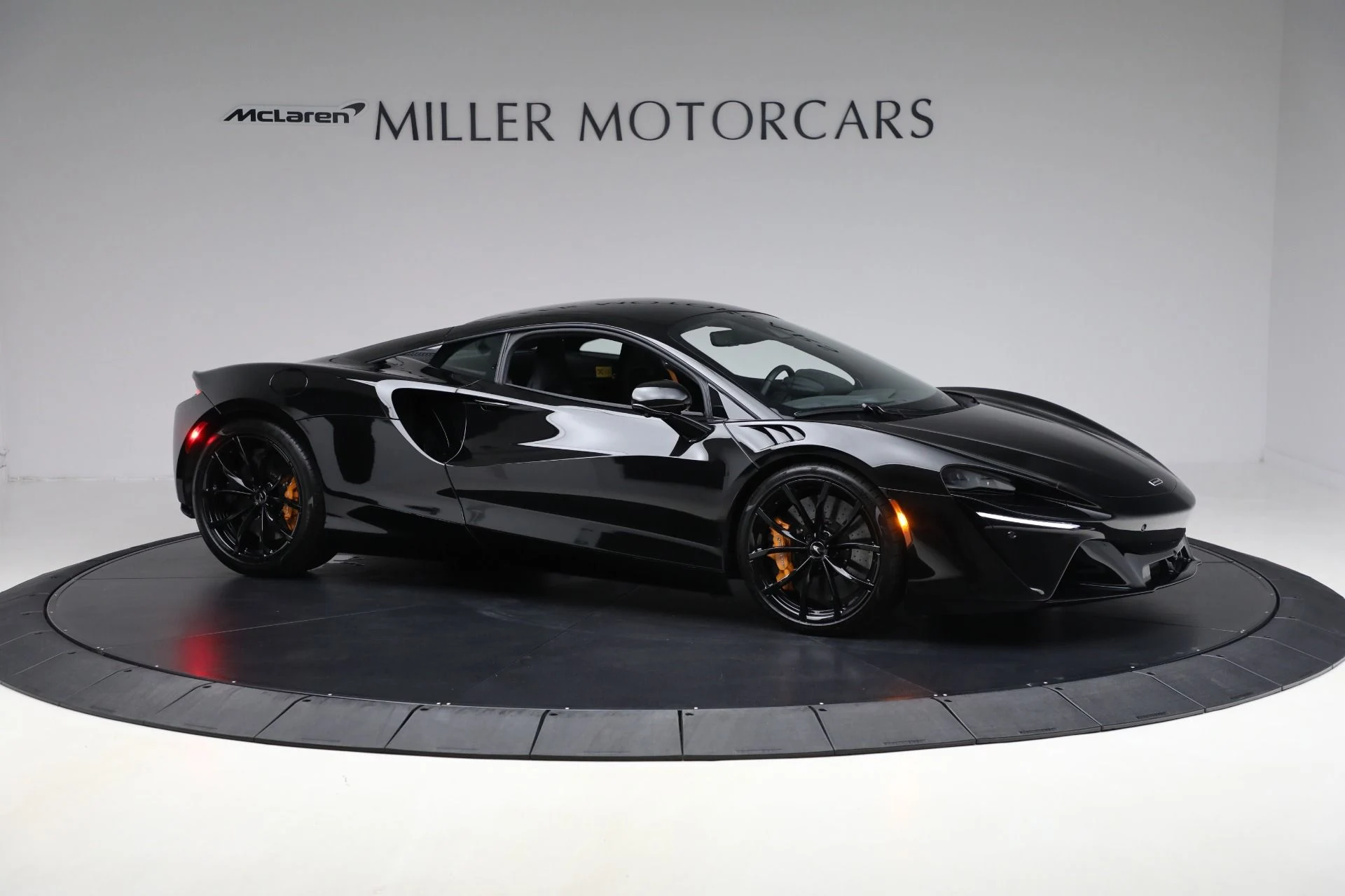 mph009_1637597600_Used_2023_Mc_Laren_Artura_1cf7c099be